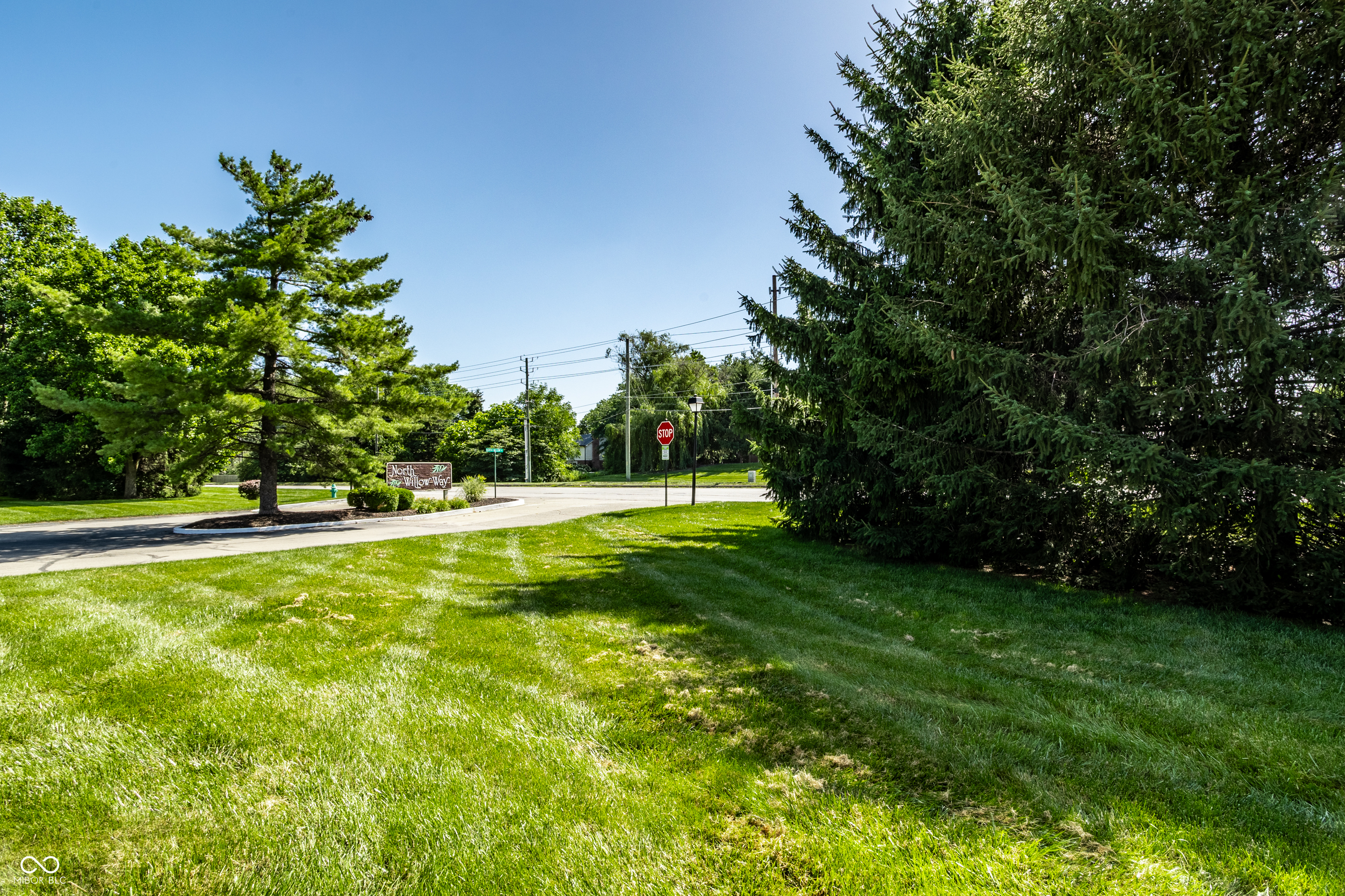 2411 N Willow Way