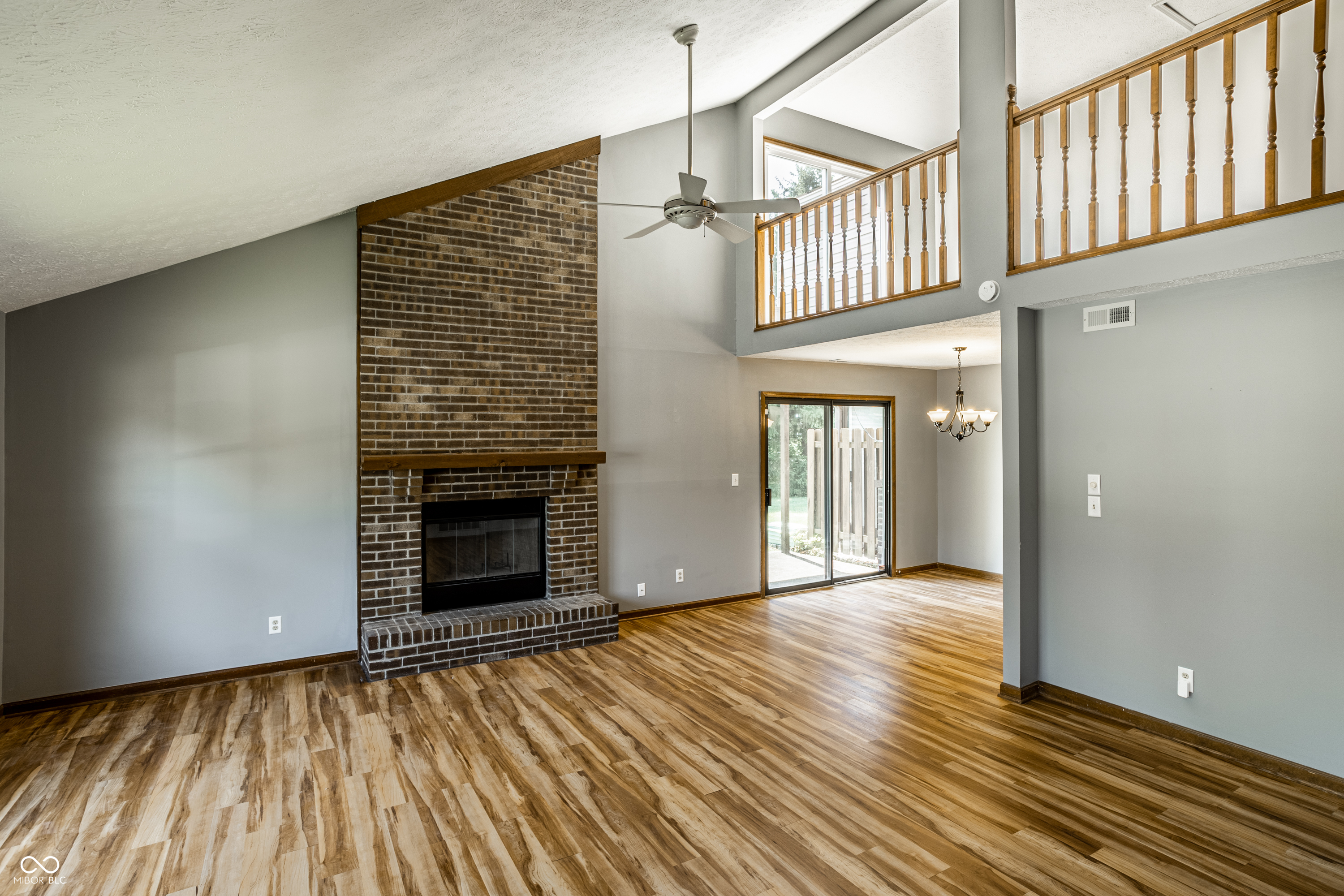 2411 N Willow Way