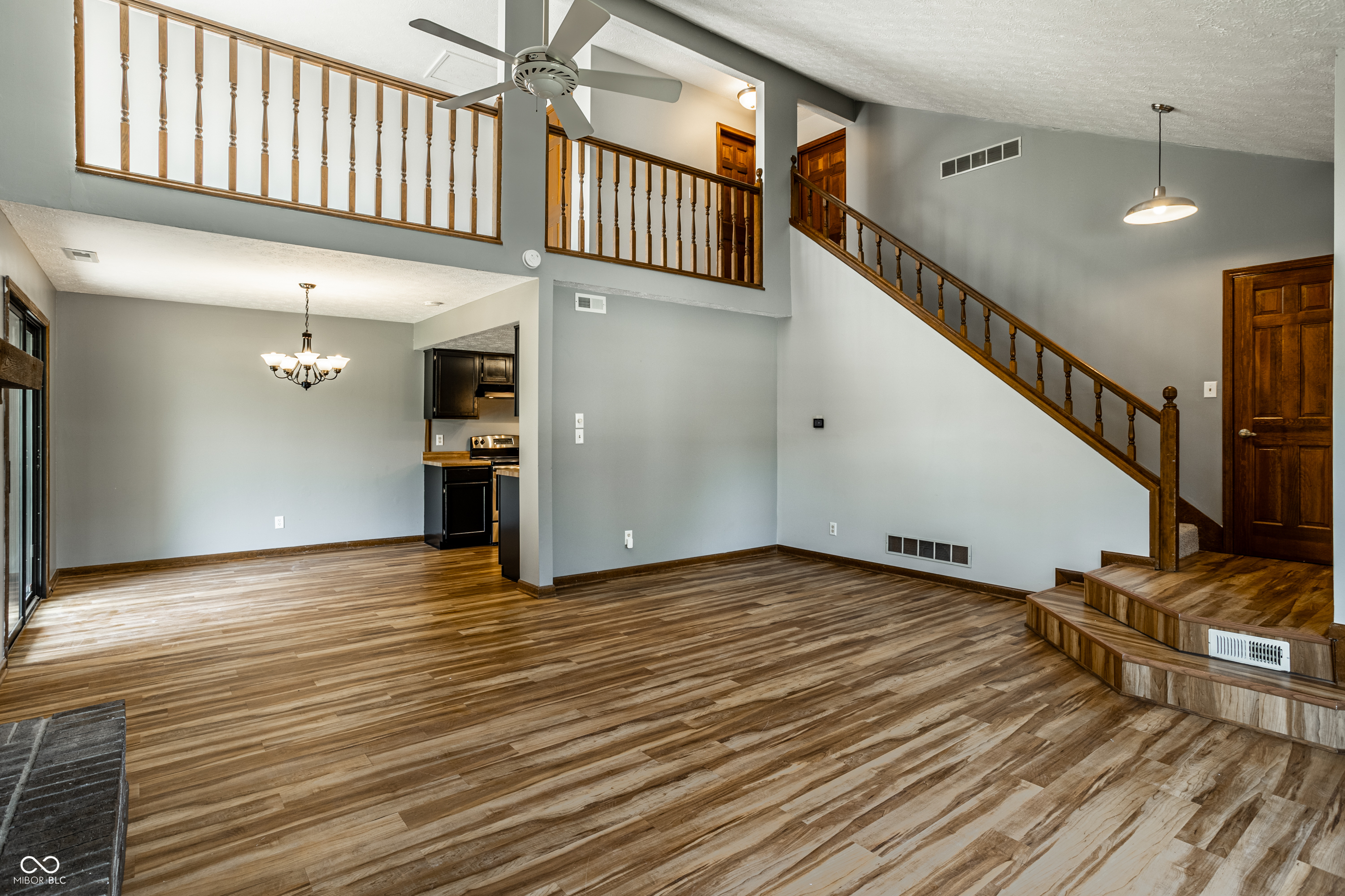 2411 N Willow Way