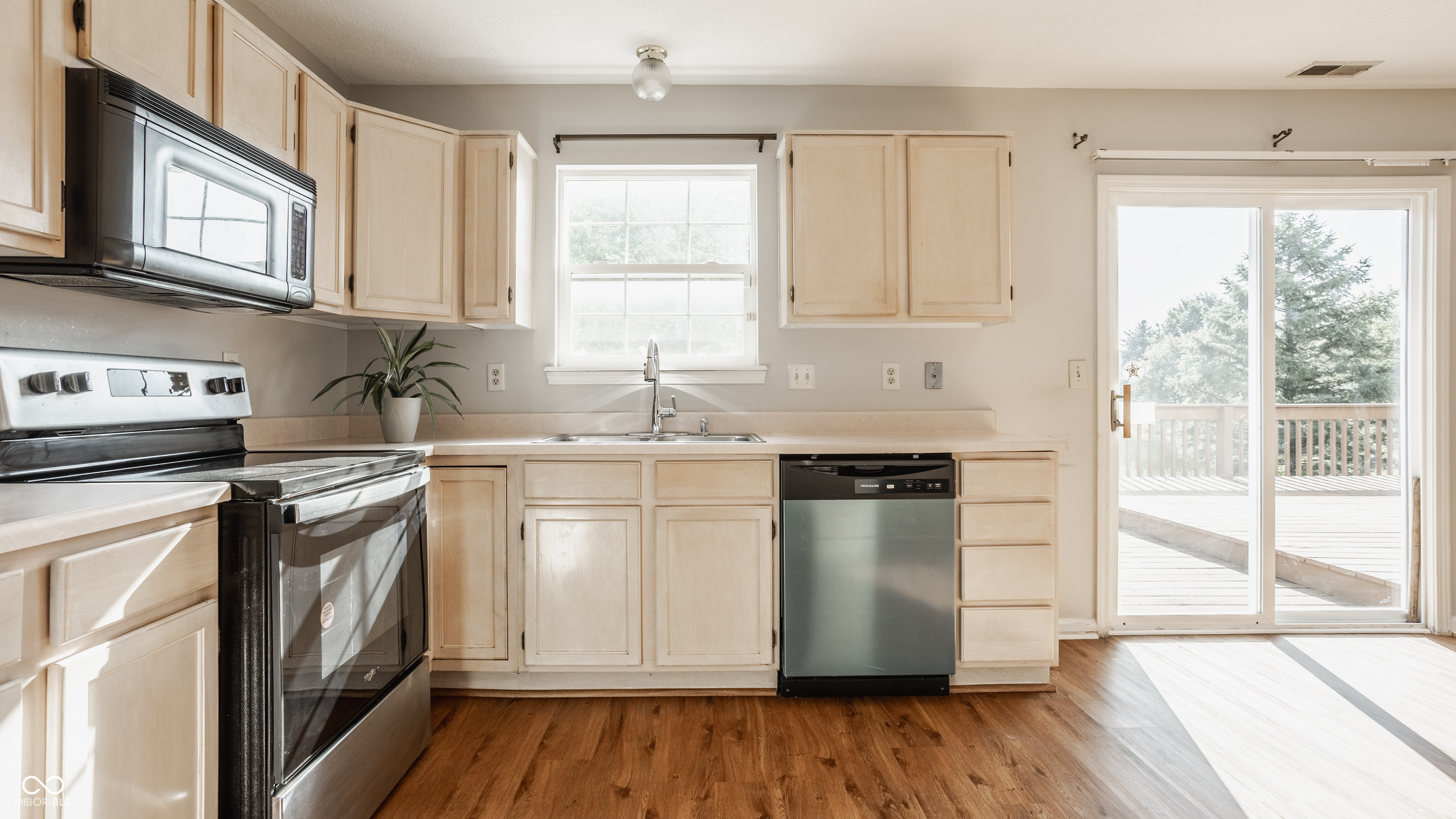 3923 N Bressingham Drive