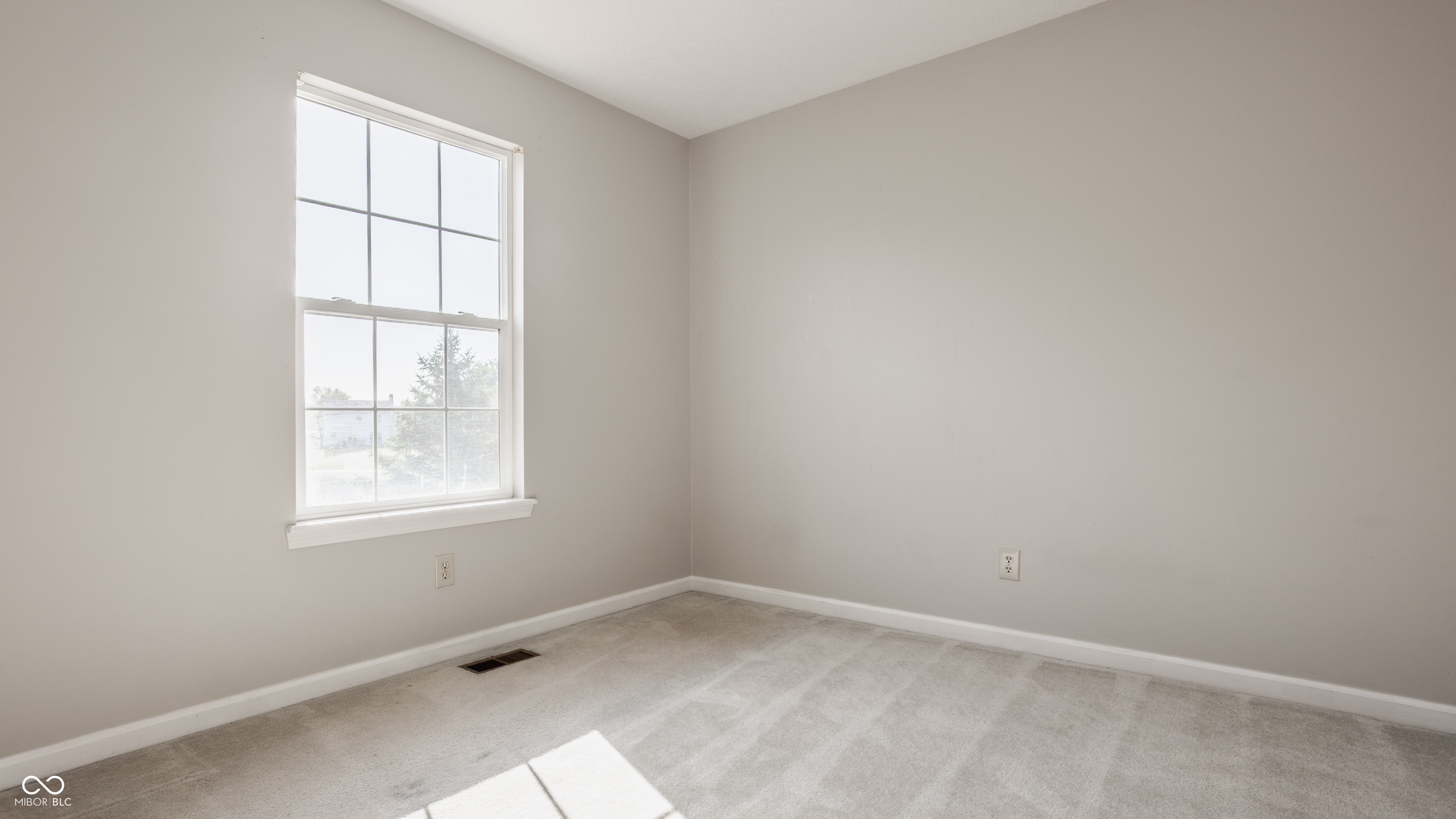 3923 N Bressingham Drive