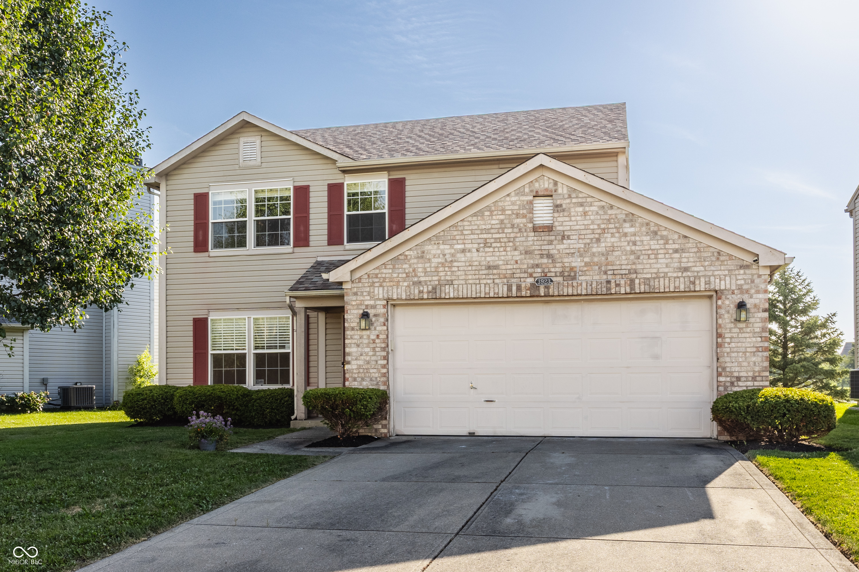 3923 N Bressingham Drive