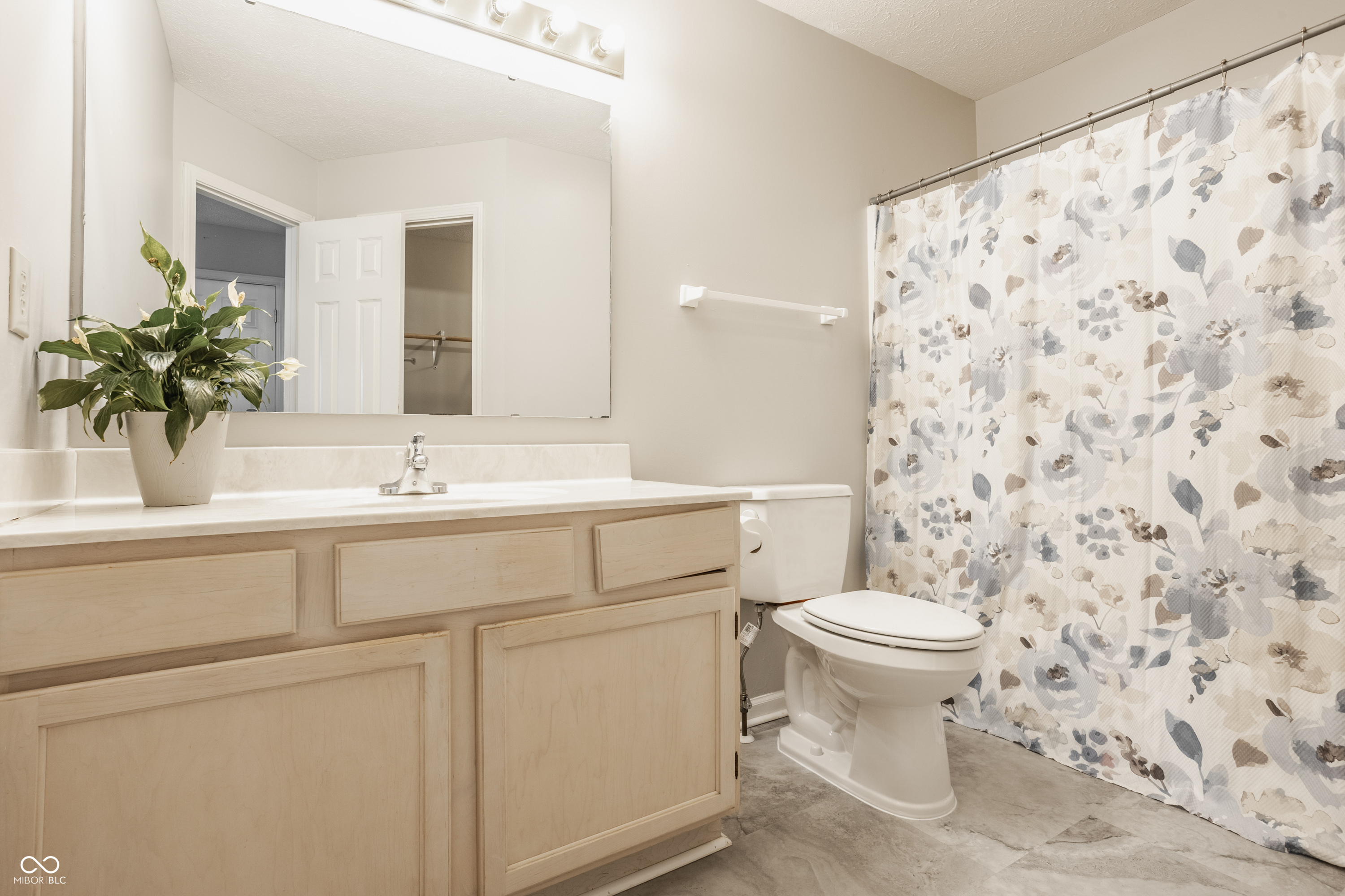 3923 N Bressingham Drive