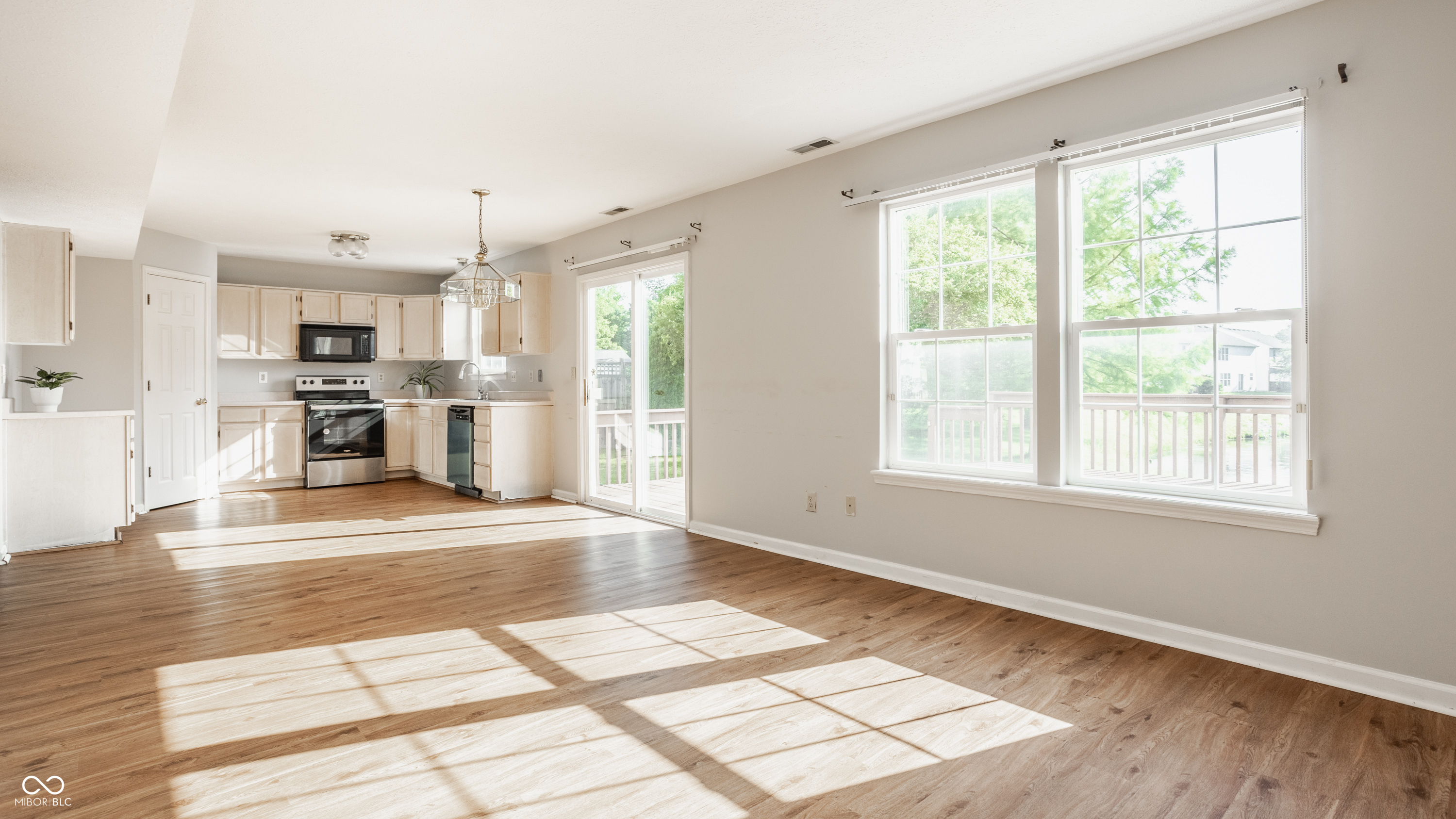 3923 N Bressingham Drive