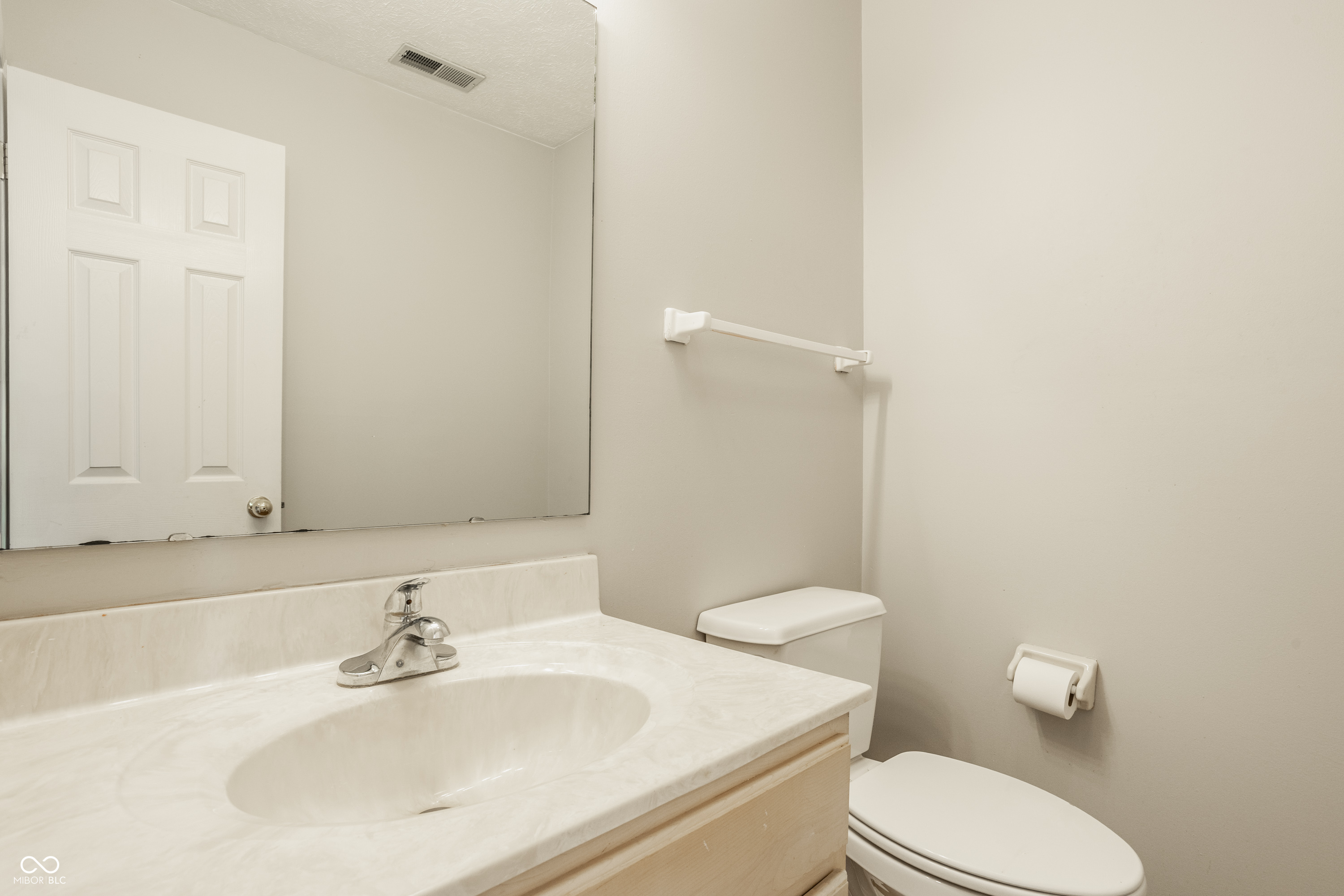 3923 N Bressingham Drive