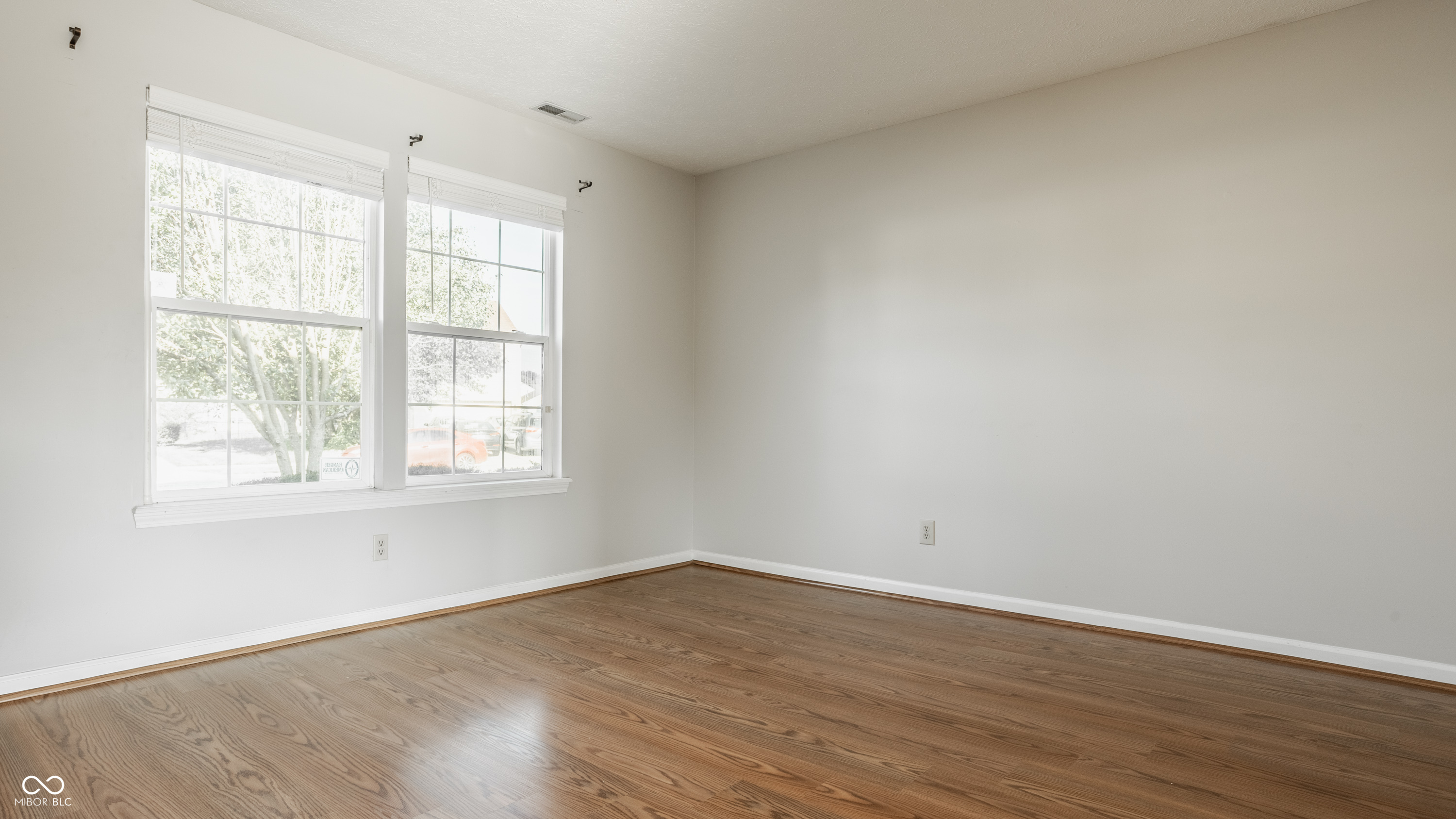 3923 N Bressingham Drive