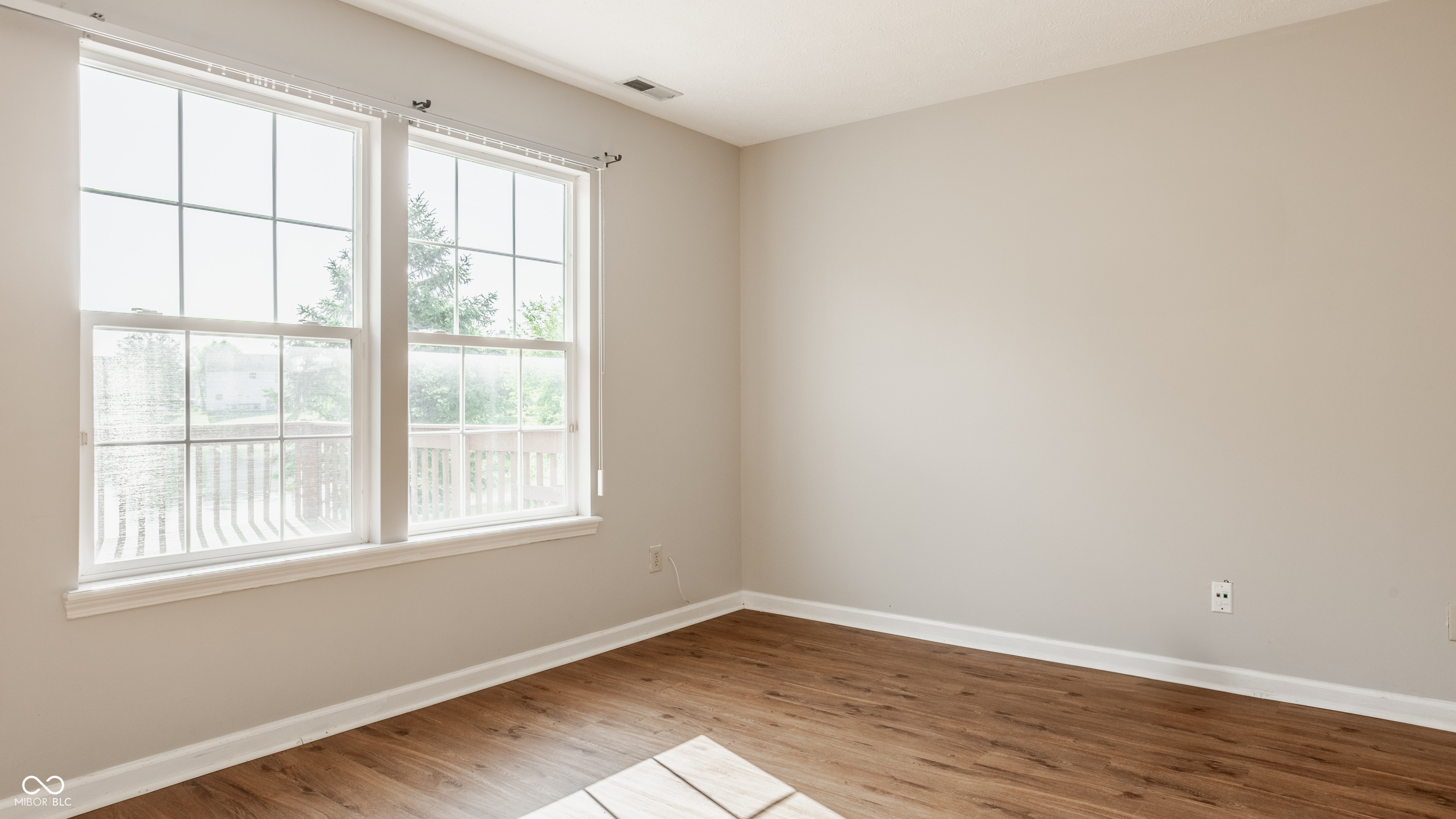 3923 N Bressingham Drive