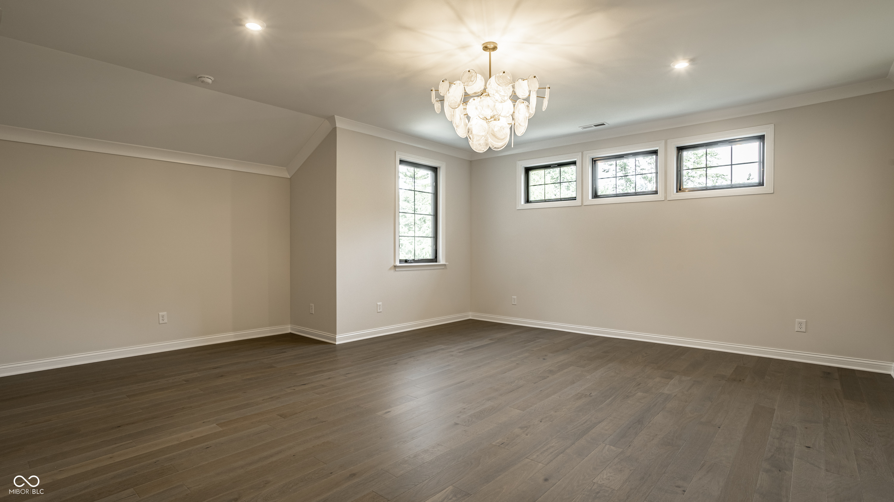 7629 Washington Boulevard