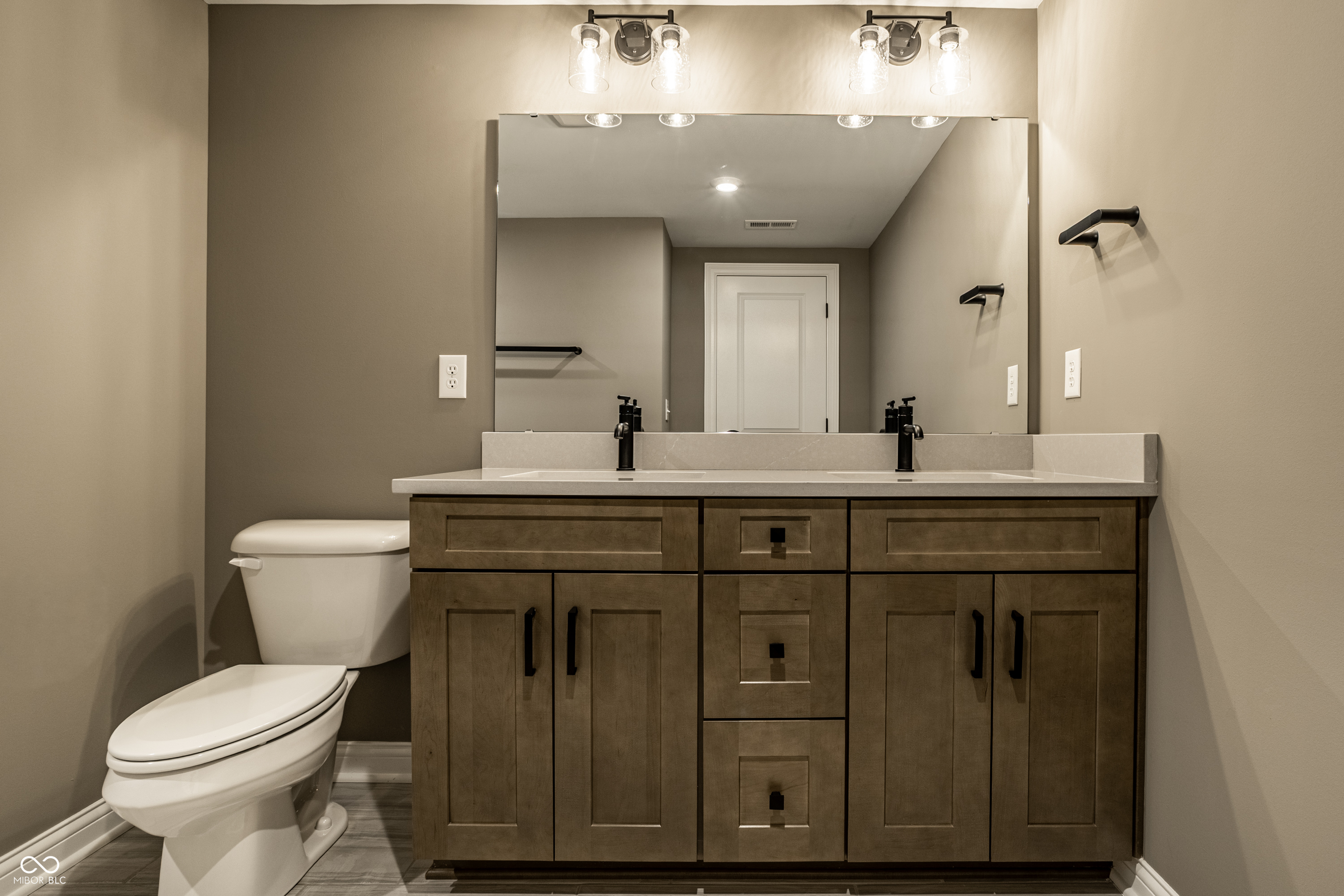 7629 Washington Boulevard