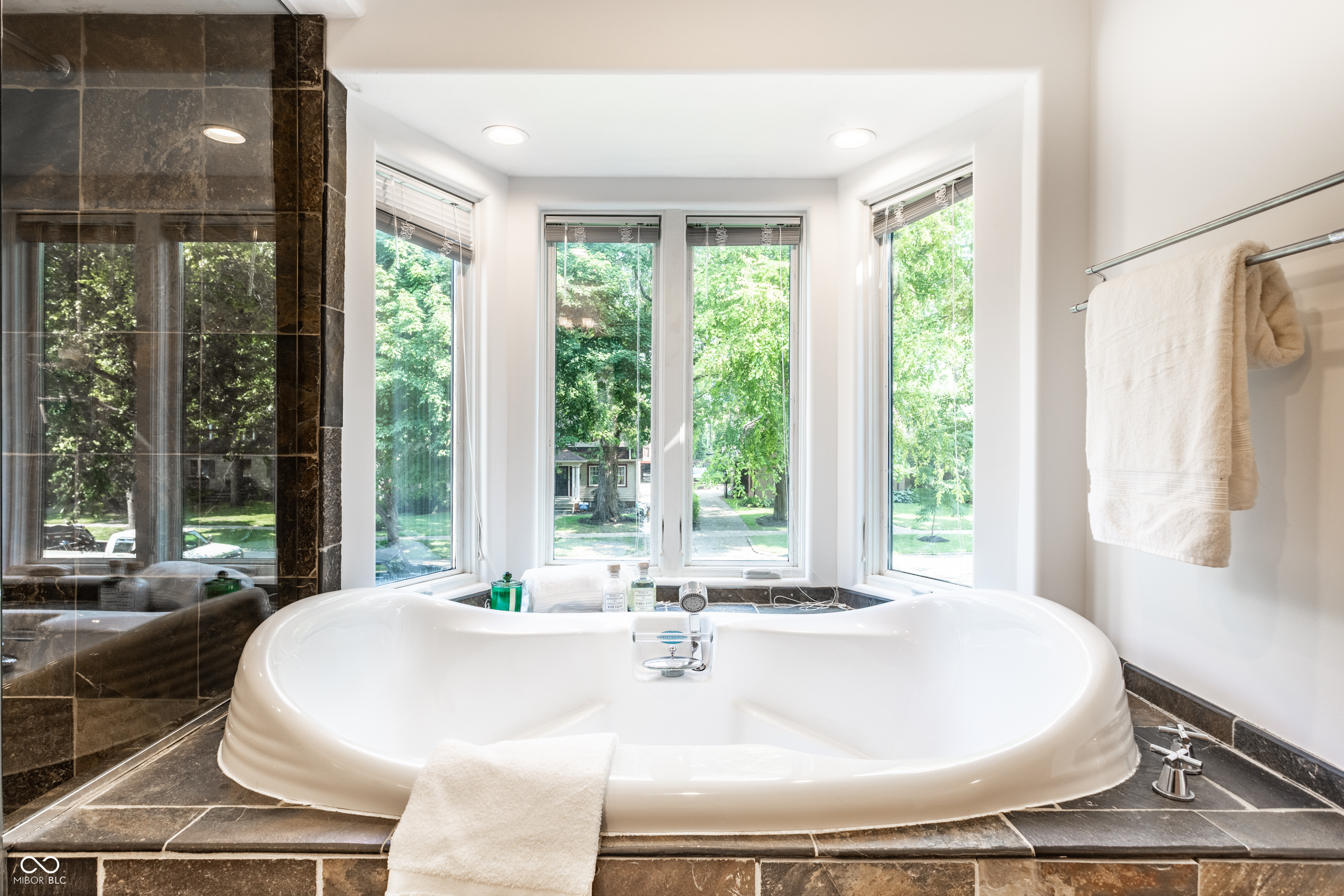 5758 Wildwood Avenue