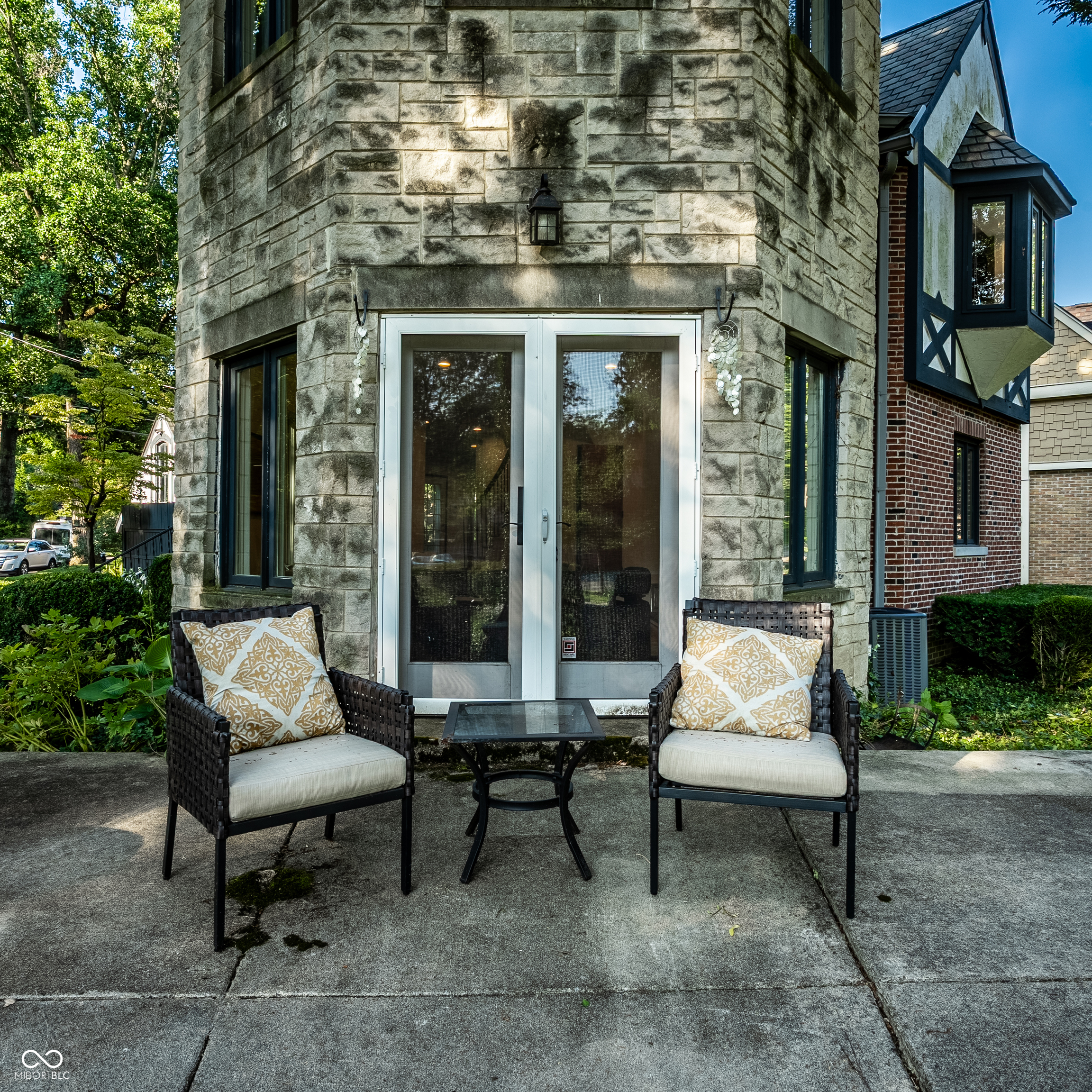 5758 Wildwood Avenue