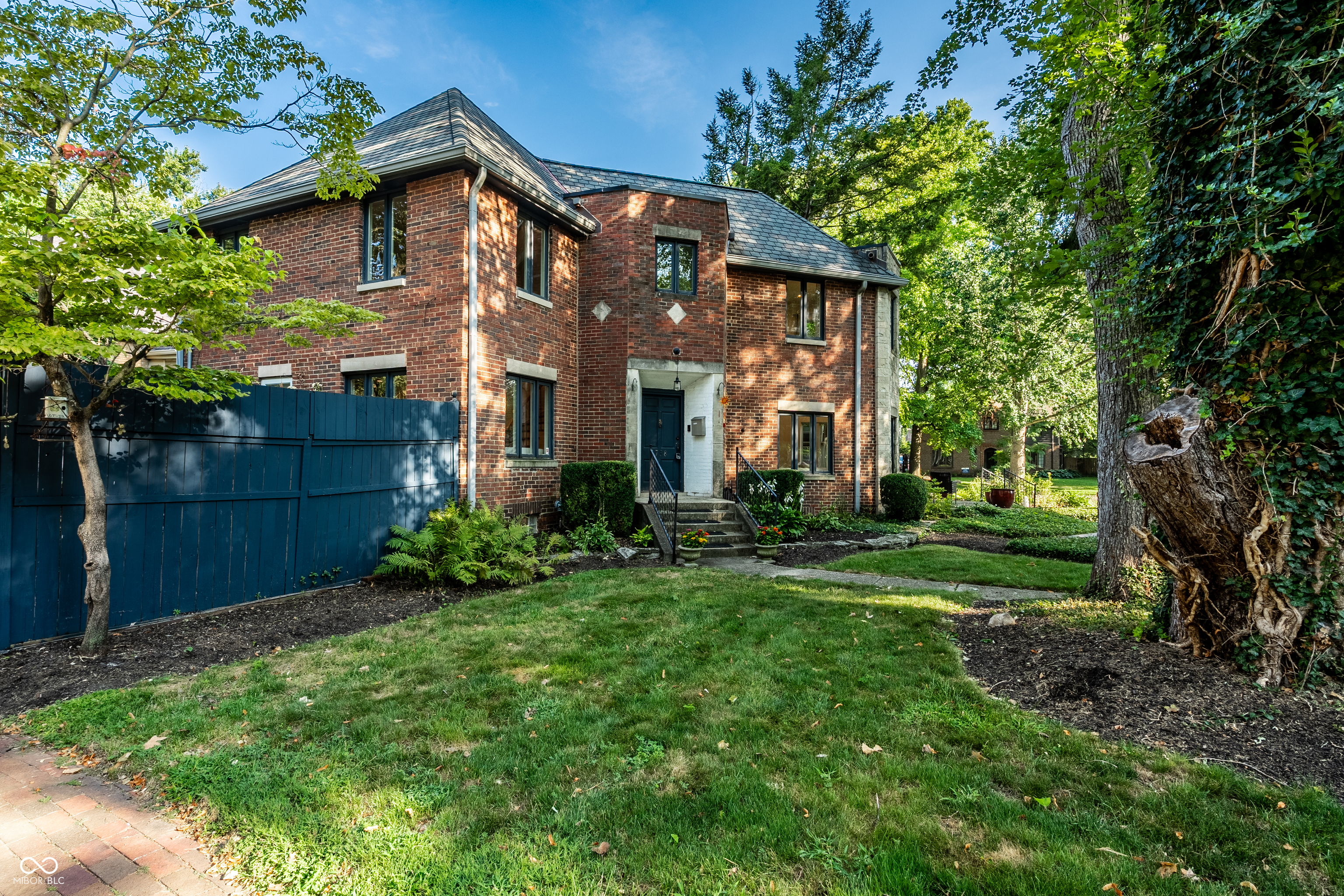 5758 Wildwood Avenue