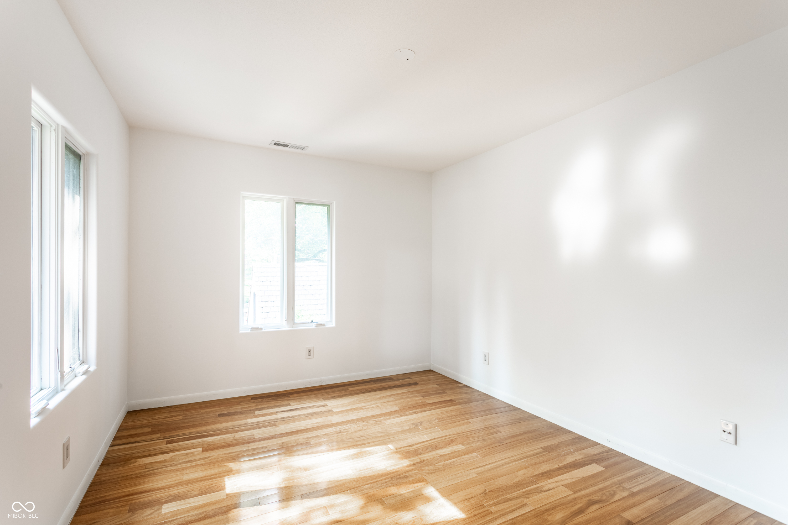 5758 Wildwood Avenue