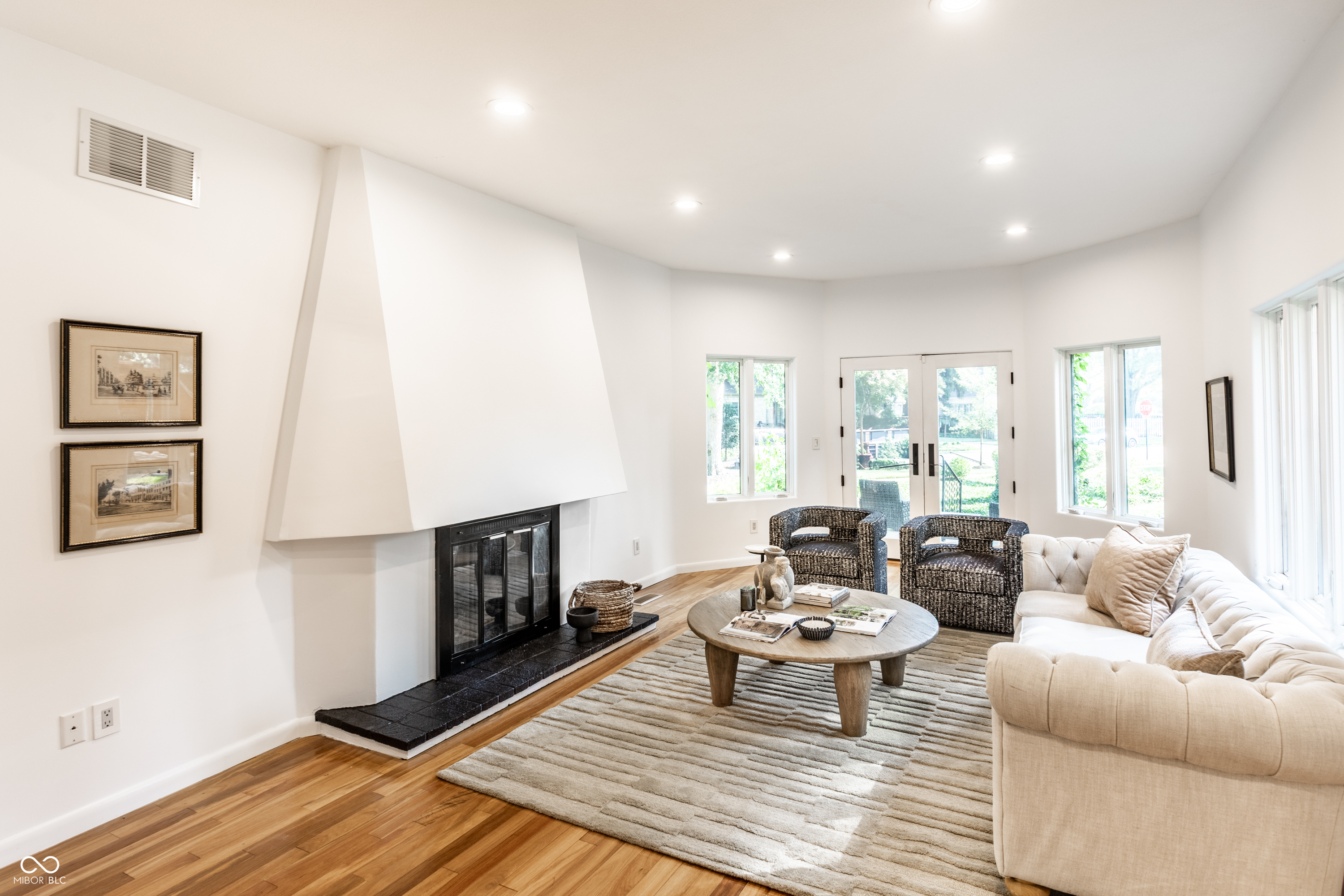 5758 Wildwood Avenue