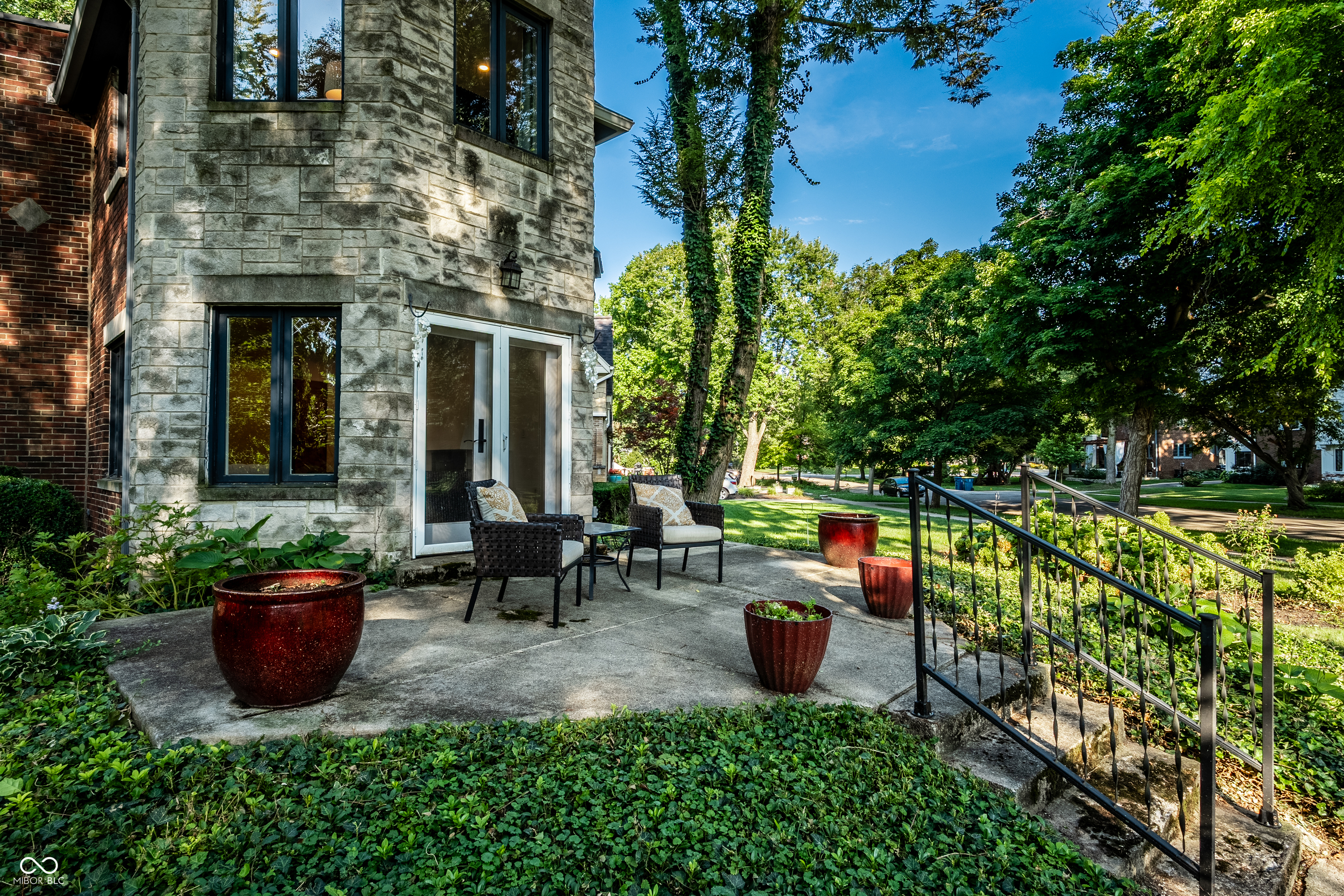 5758 Wildwood Avenue