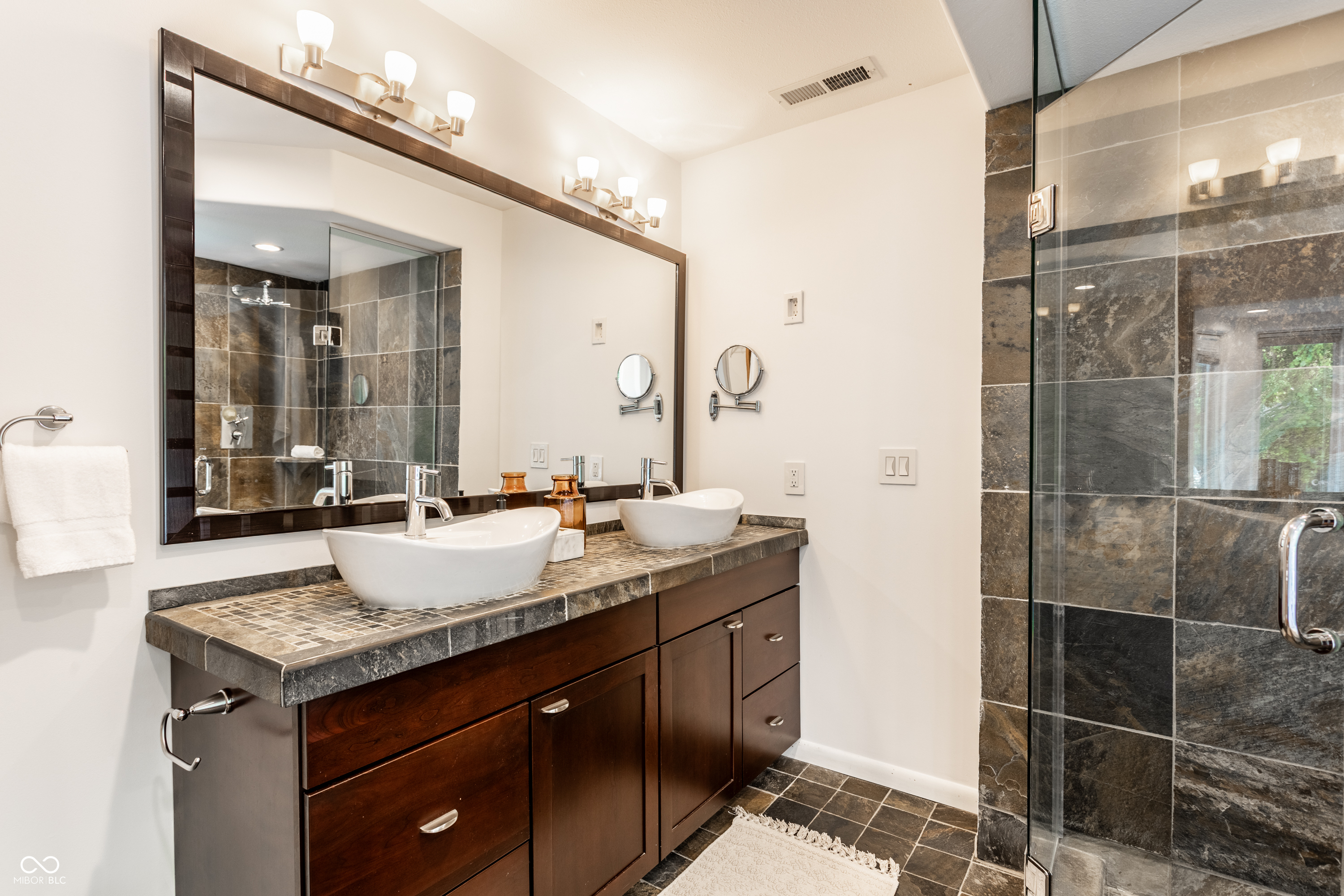 5758 Wildwood Avenue