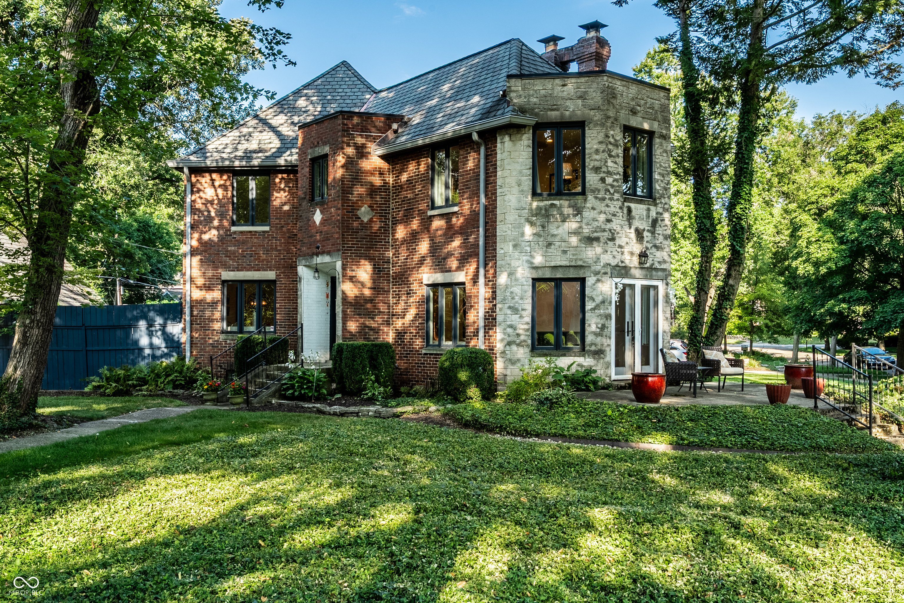 5758 Wildwood Avenue