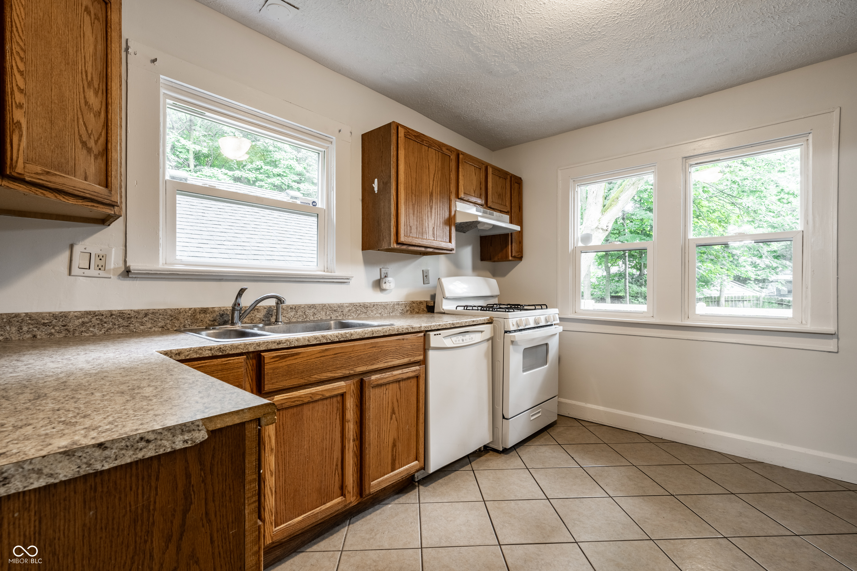 4658 Hinesley Avenue