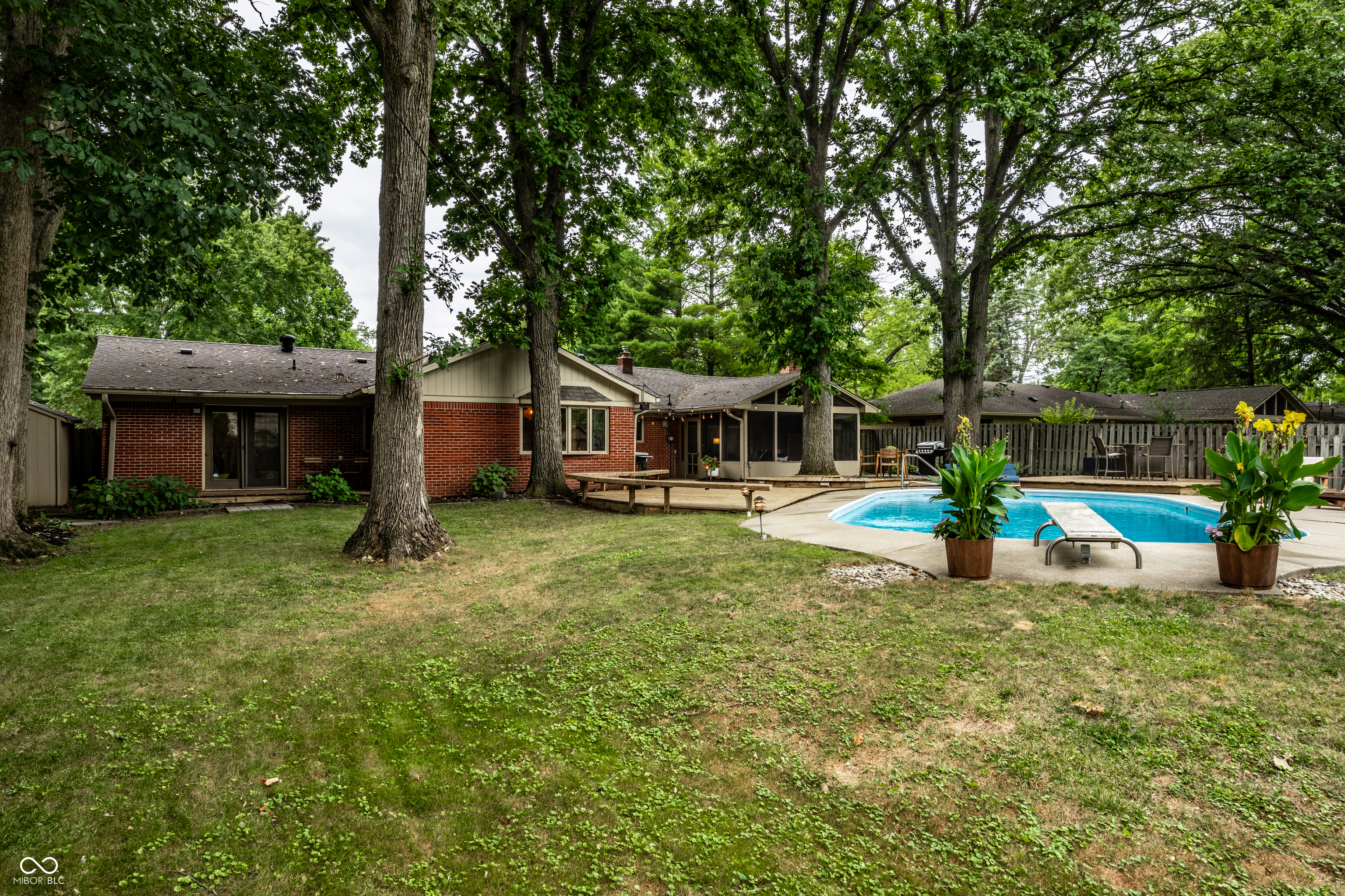 10137 Carrollton Avenue