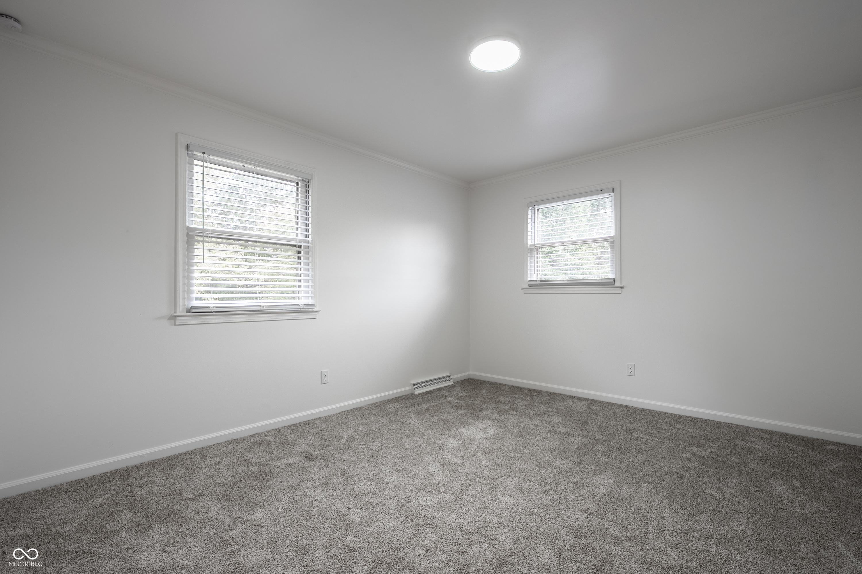 10819 E Lakeshore Drive