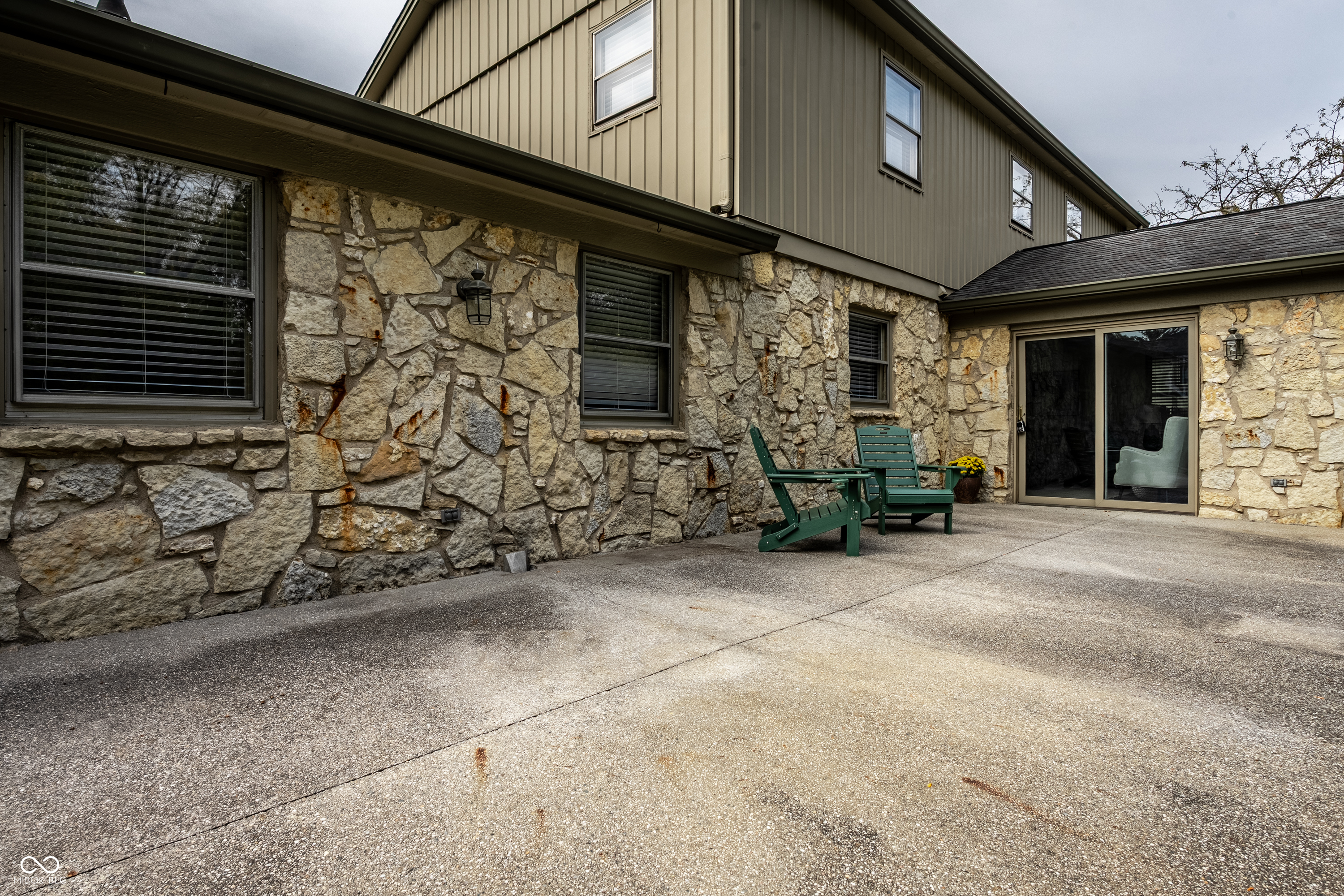10819 E Lakeshore Drive