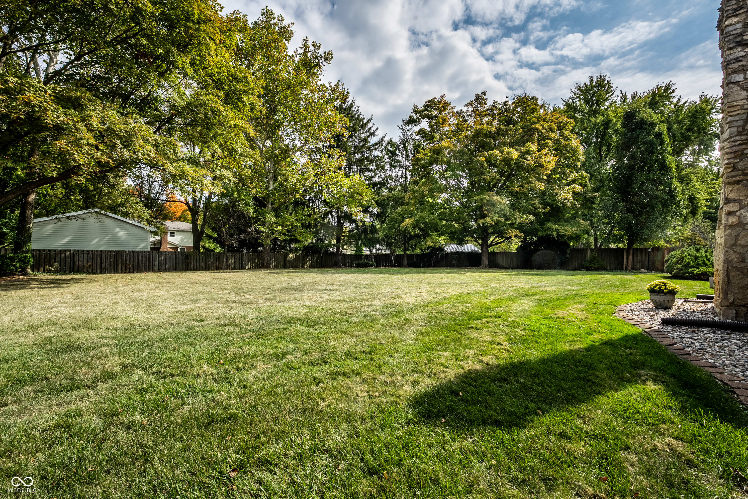 10819 E Lakeshore Drive