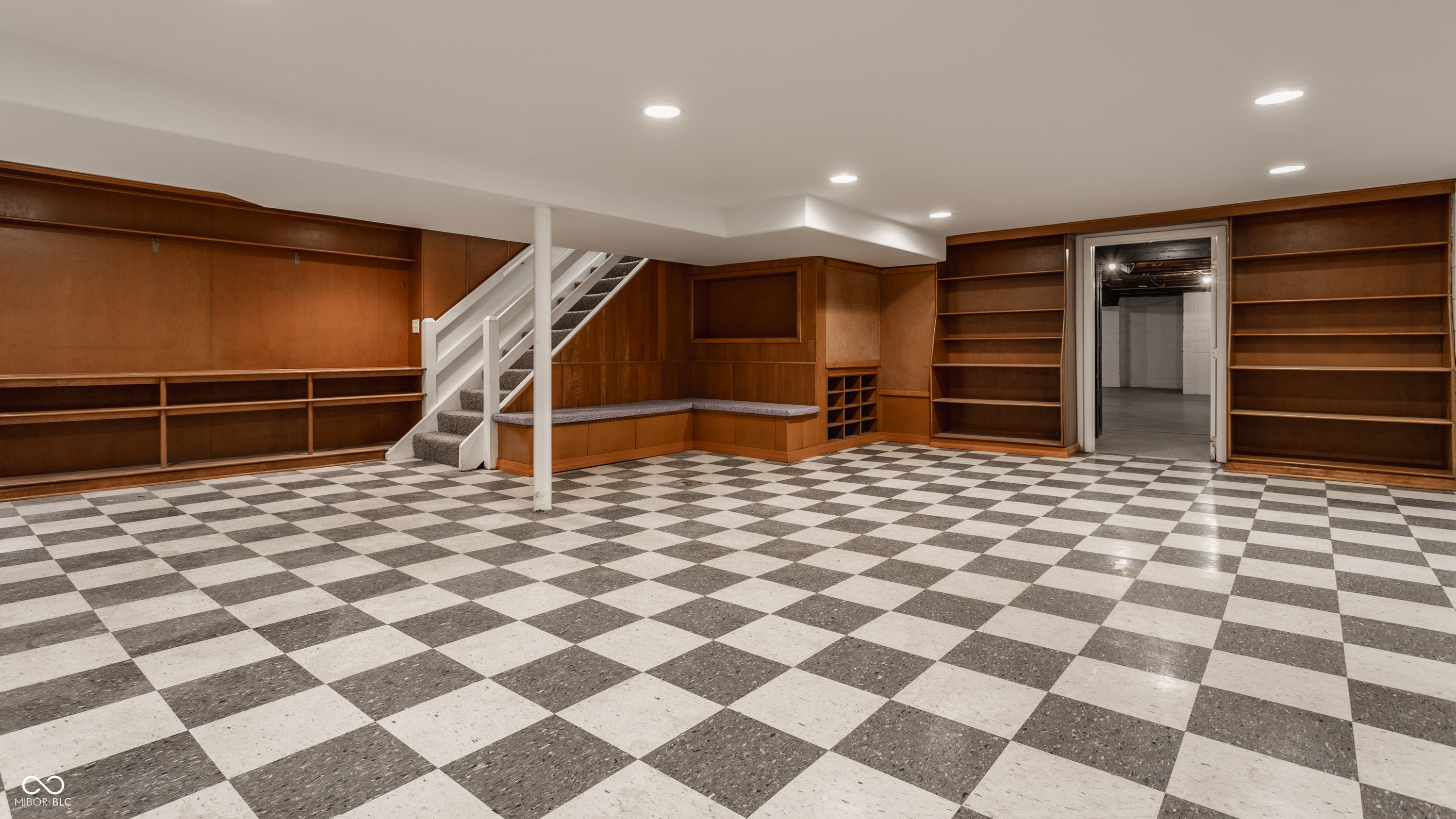 6220 Spring Mill Road