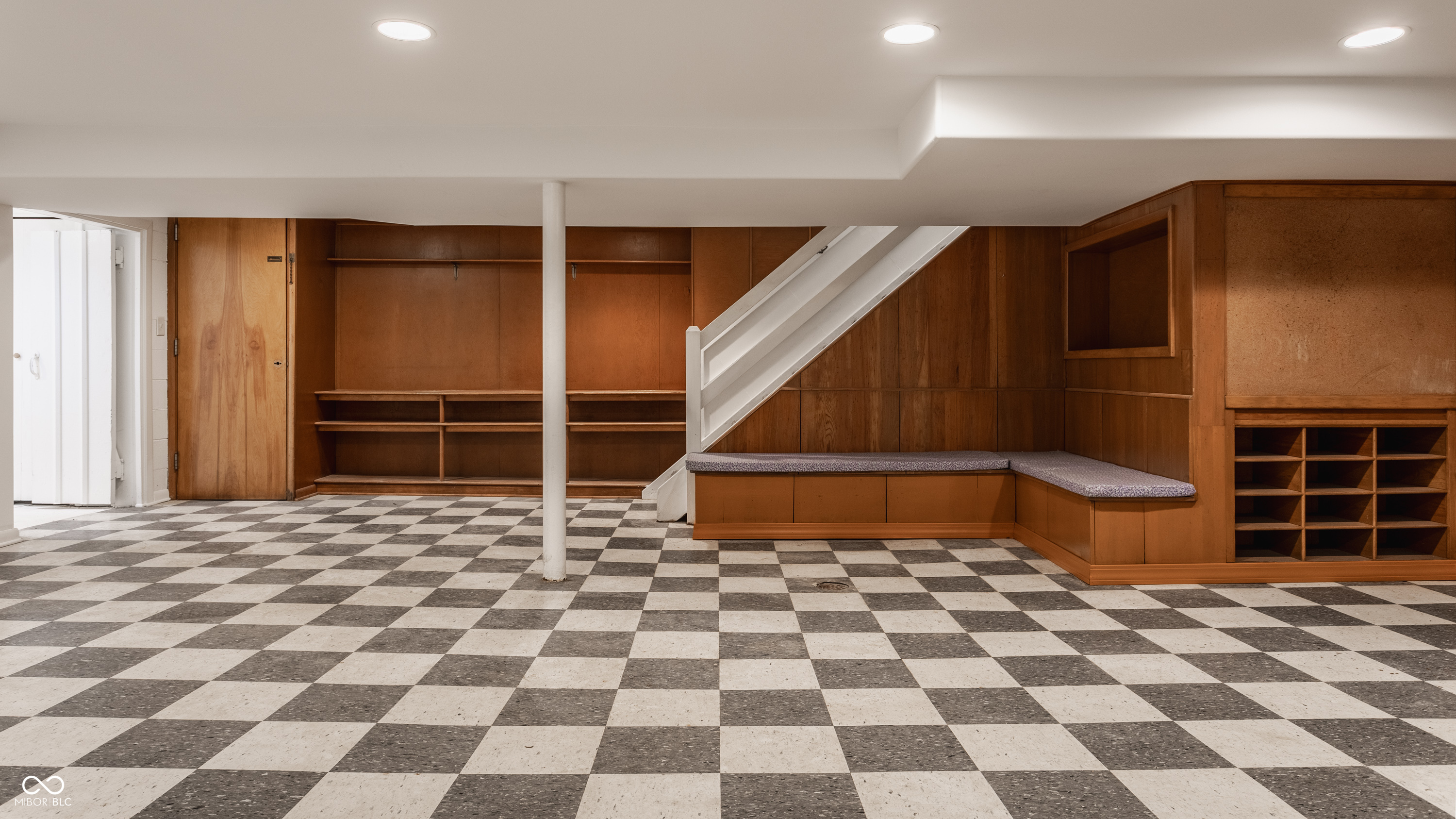 6220 Spring Mill Road