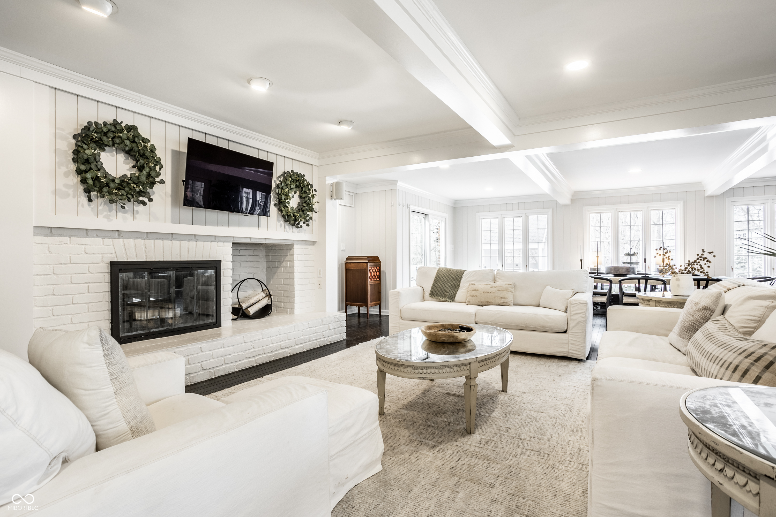 646 Somerset Drive W