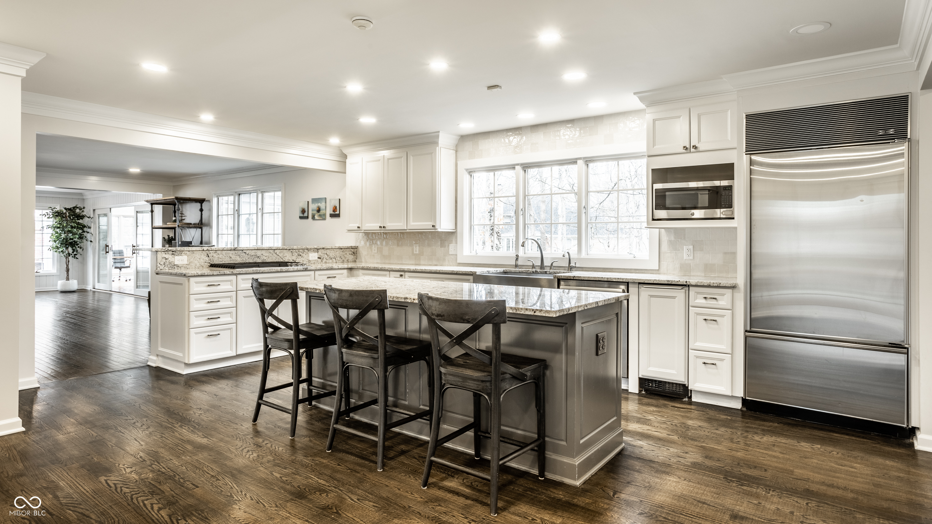 646 Somerset Drive W