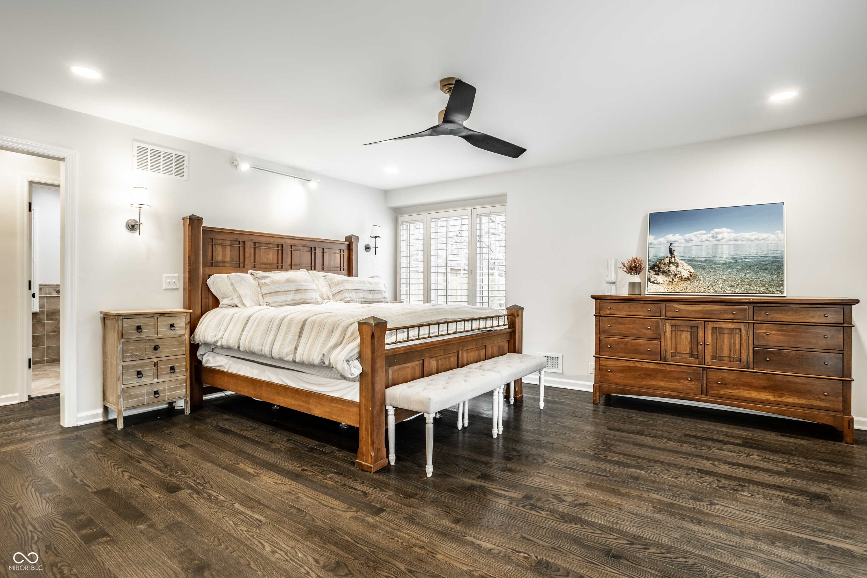 646 Somerset Drive W