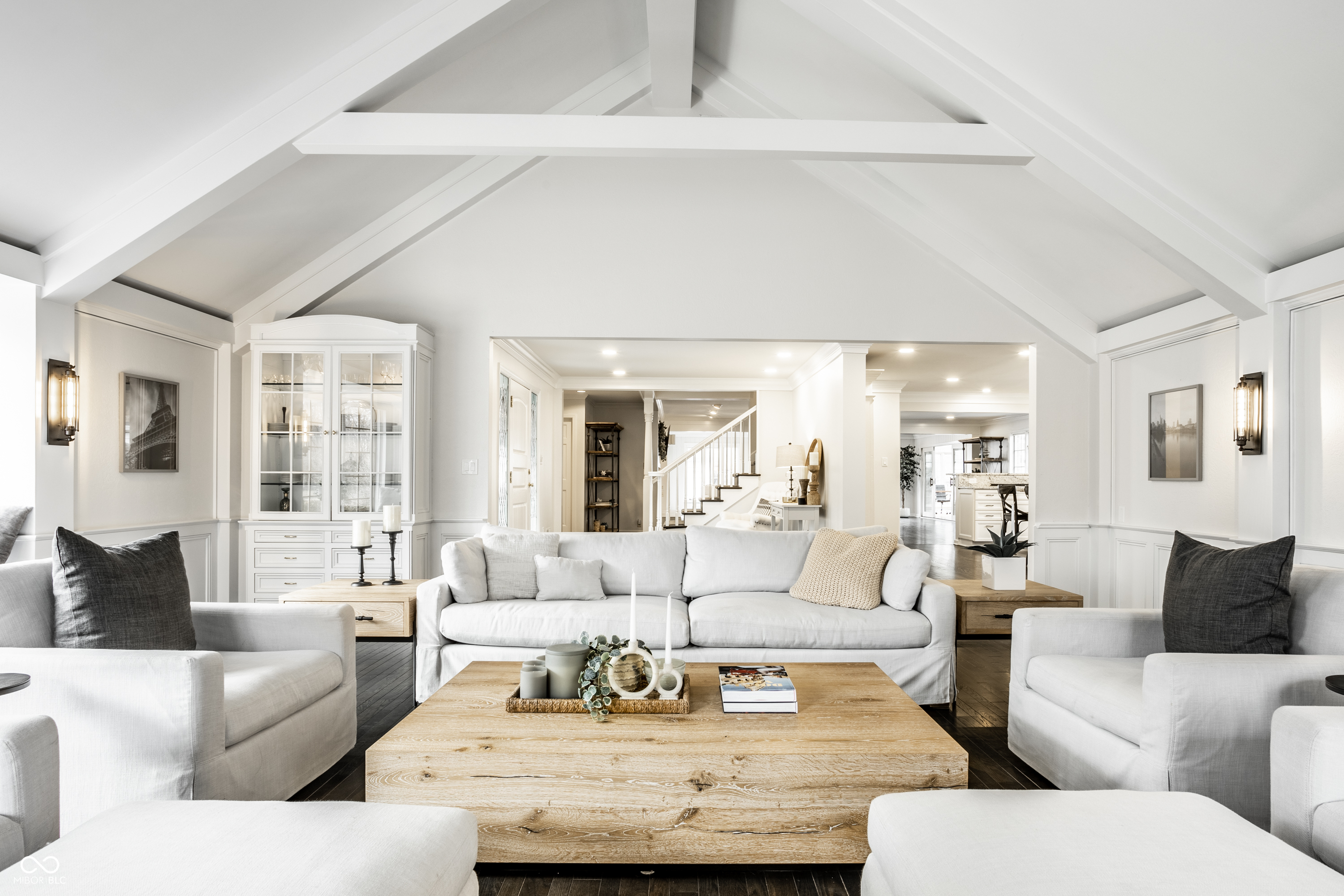 646 Somerset Drive W