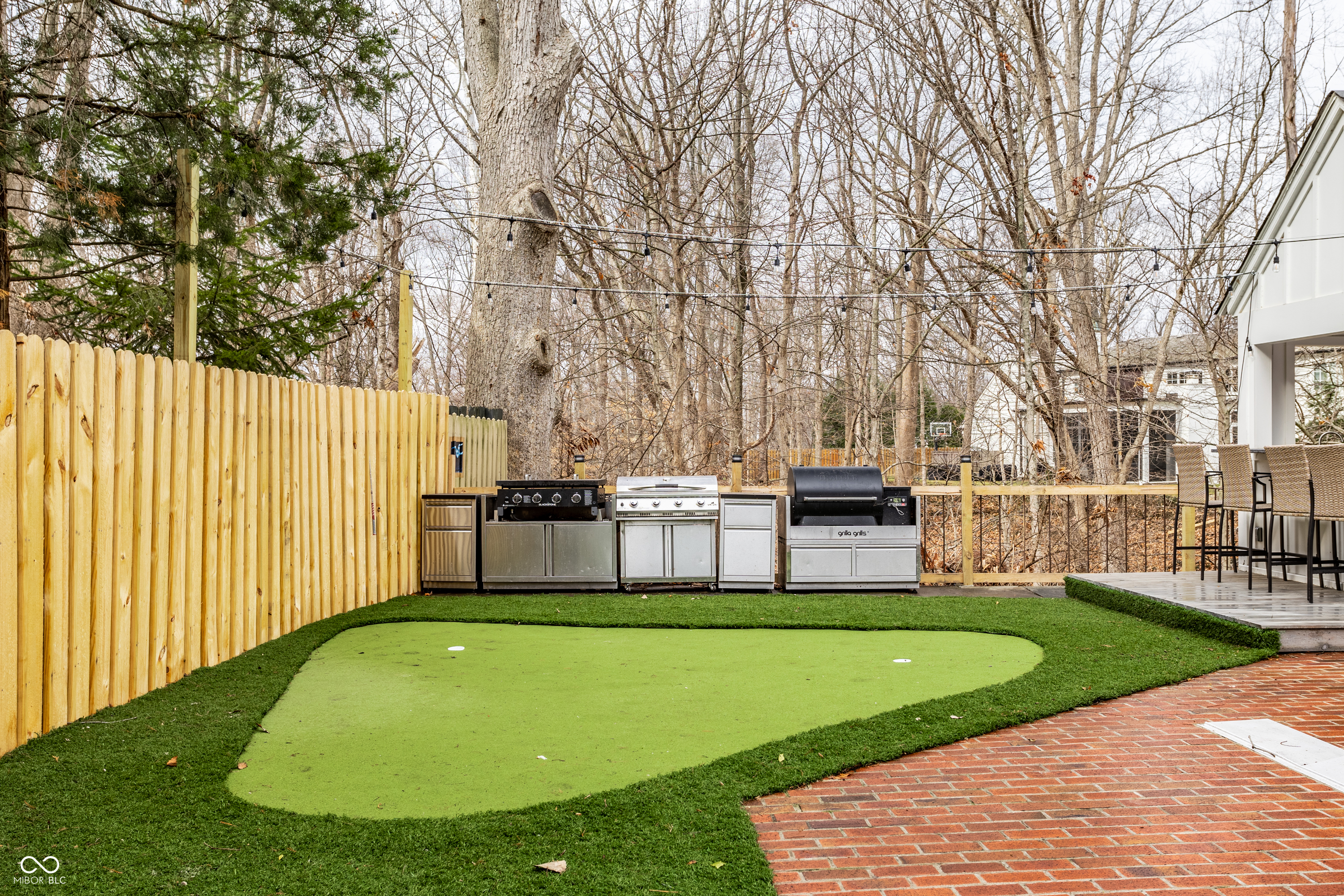 646 Somerset Drive W