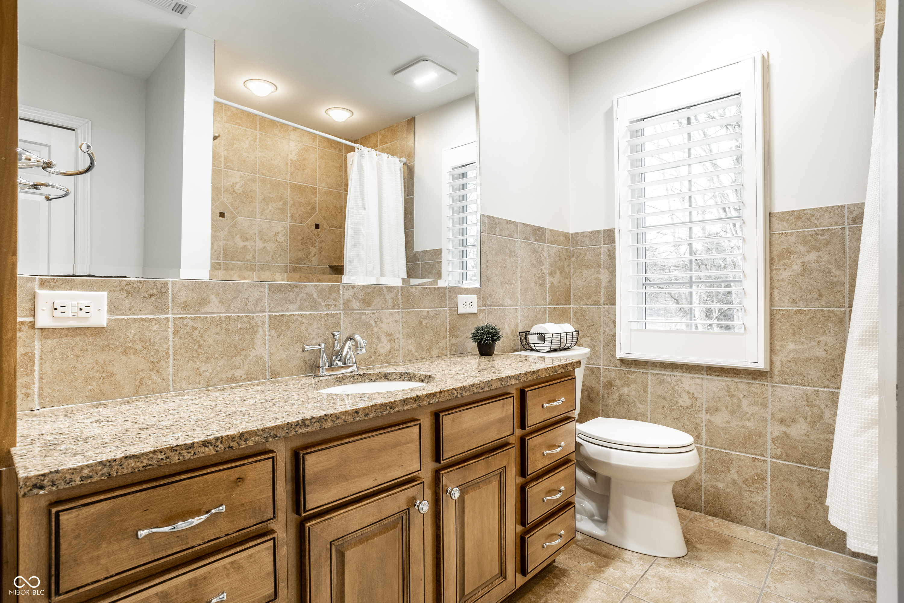 646 Somerset Drive W