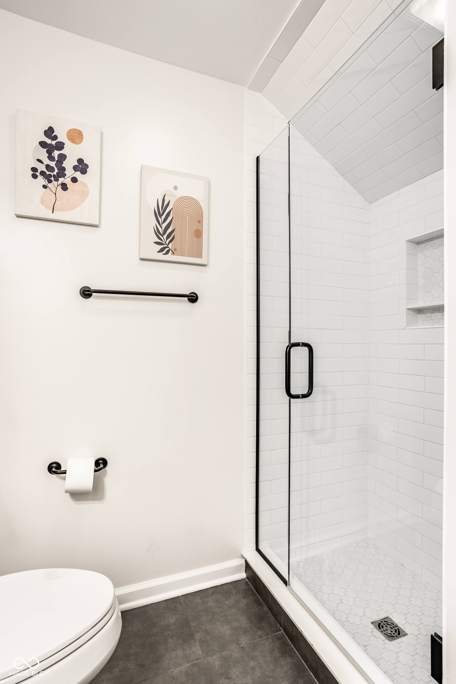 646 Somerset Drive W