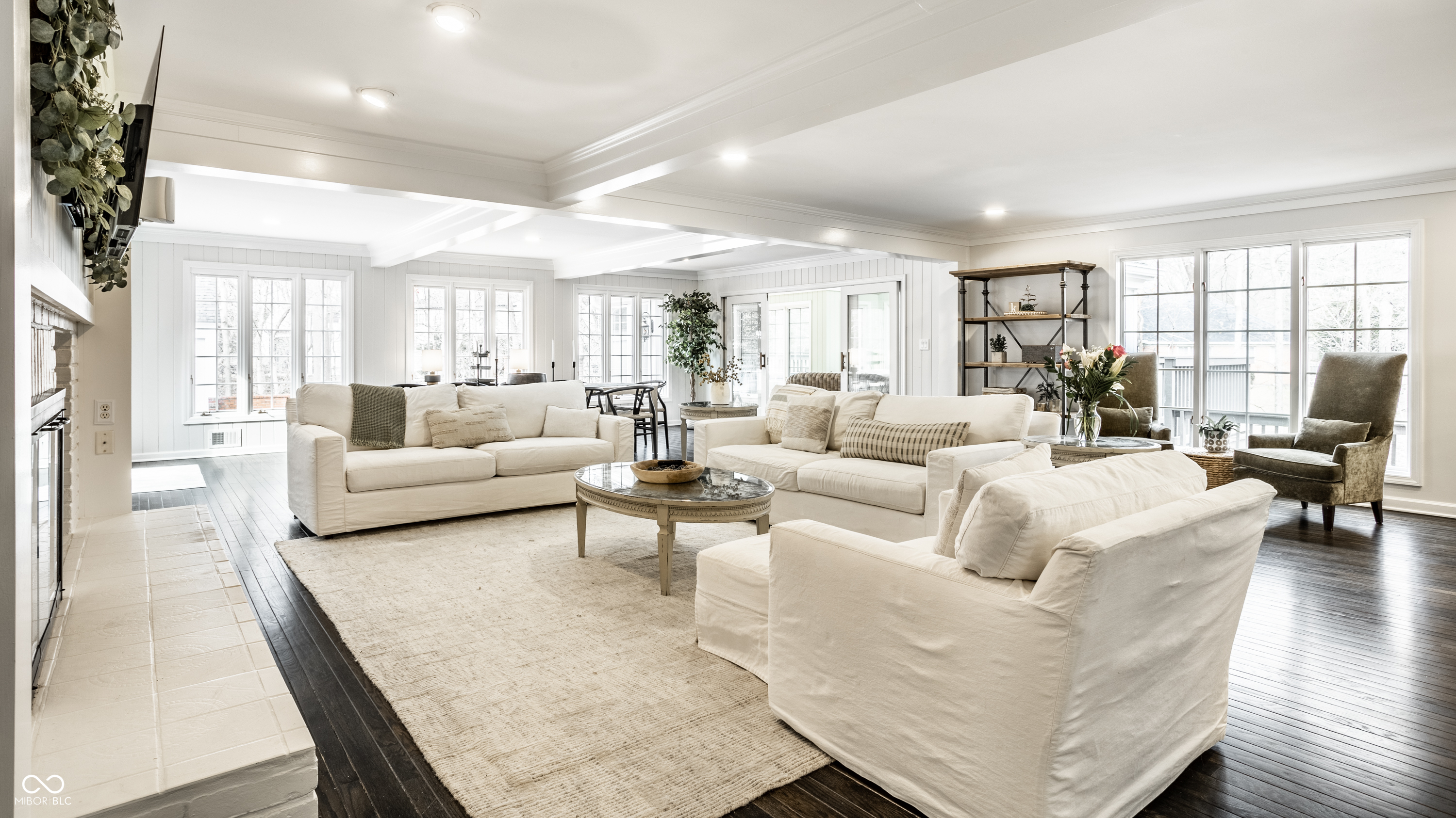 646 Somerset Drive W