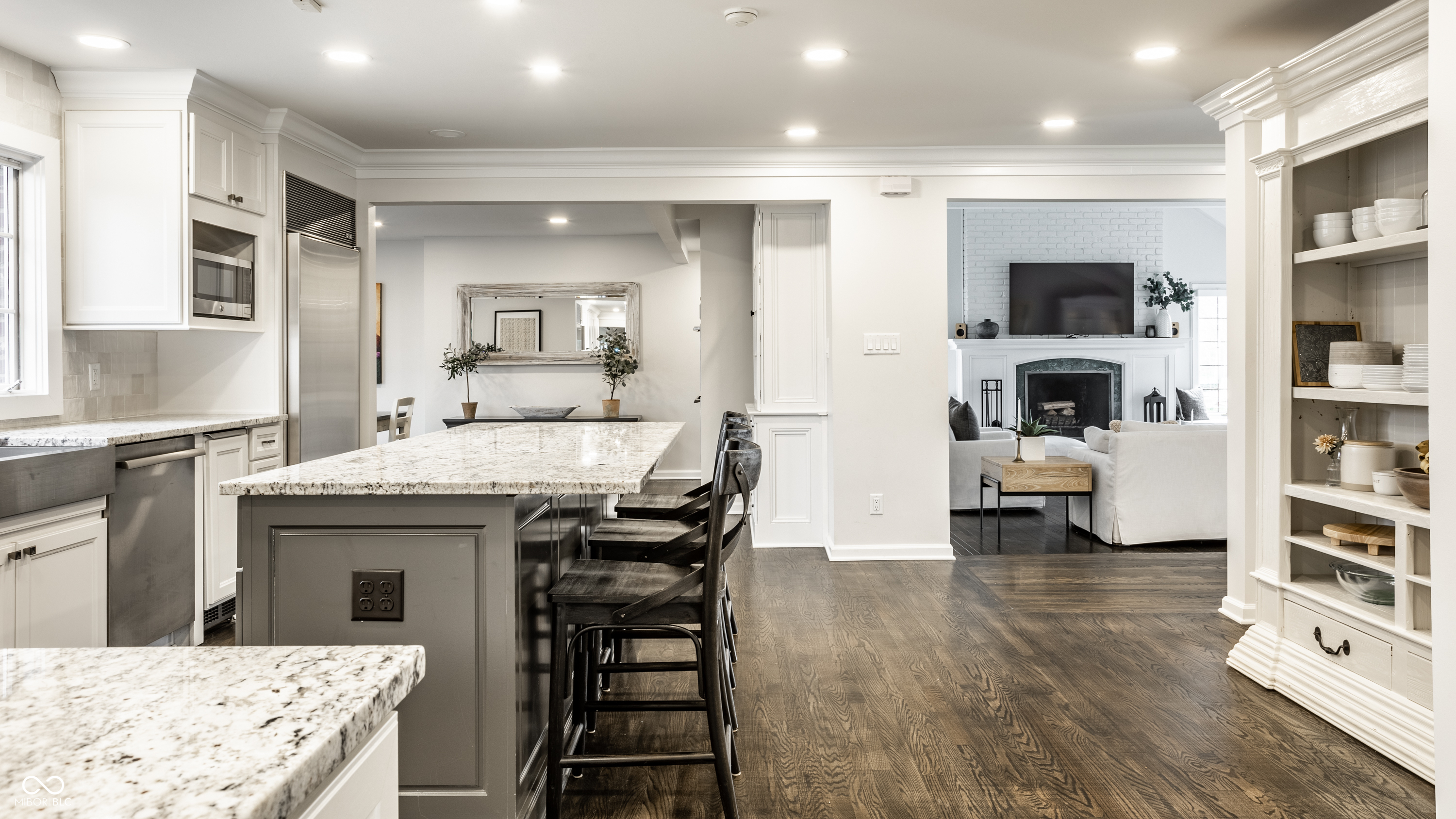 646 Somerset Drive W