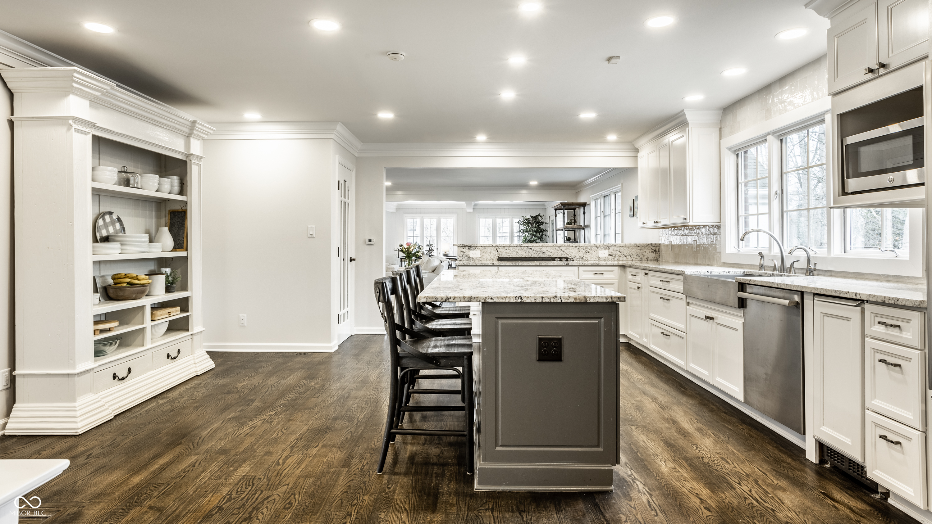 646 Somerset Drive W