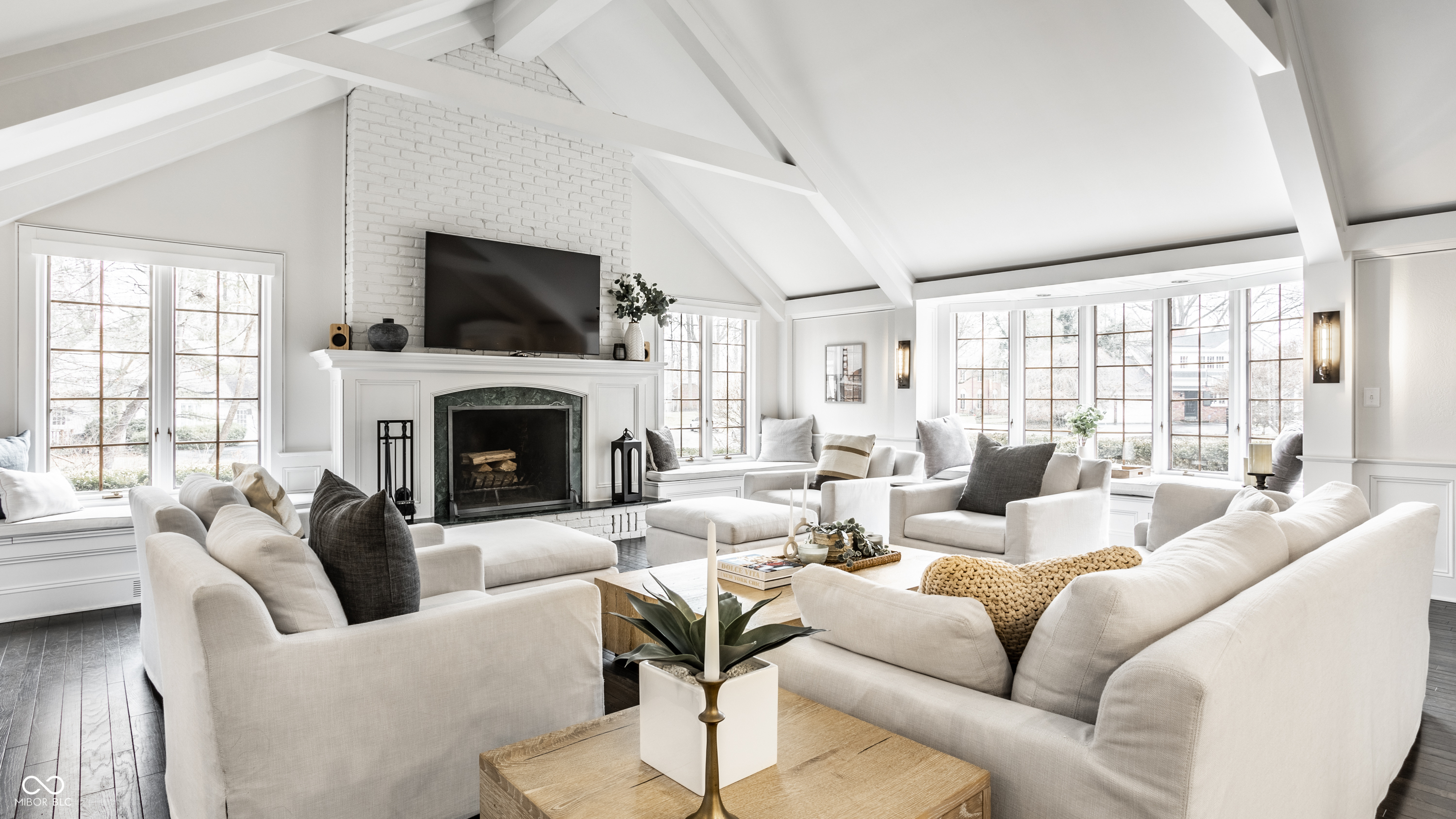 646 Somerset Drive W