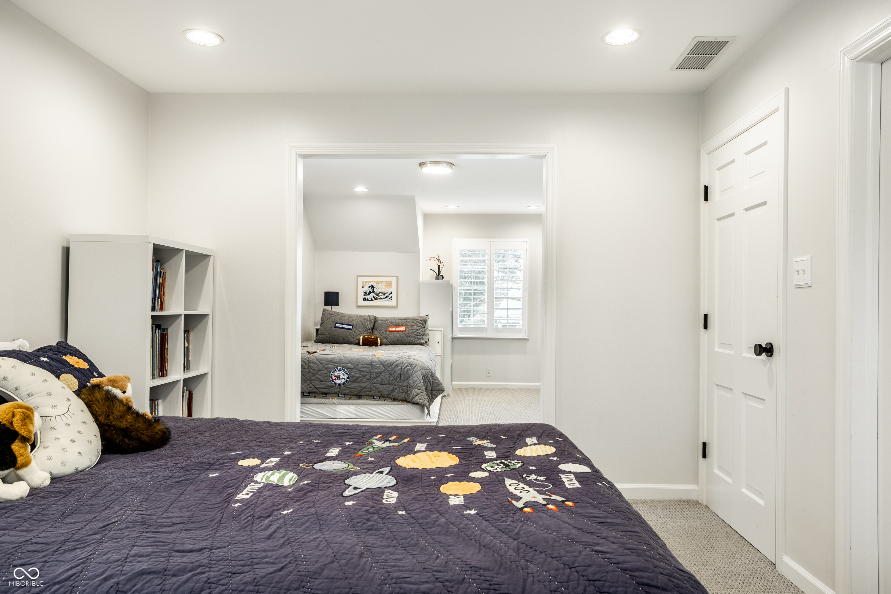 646 Somerset Drive W