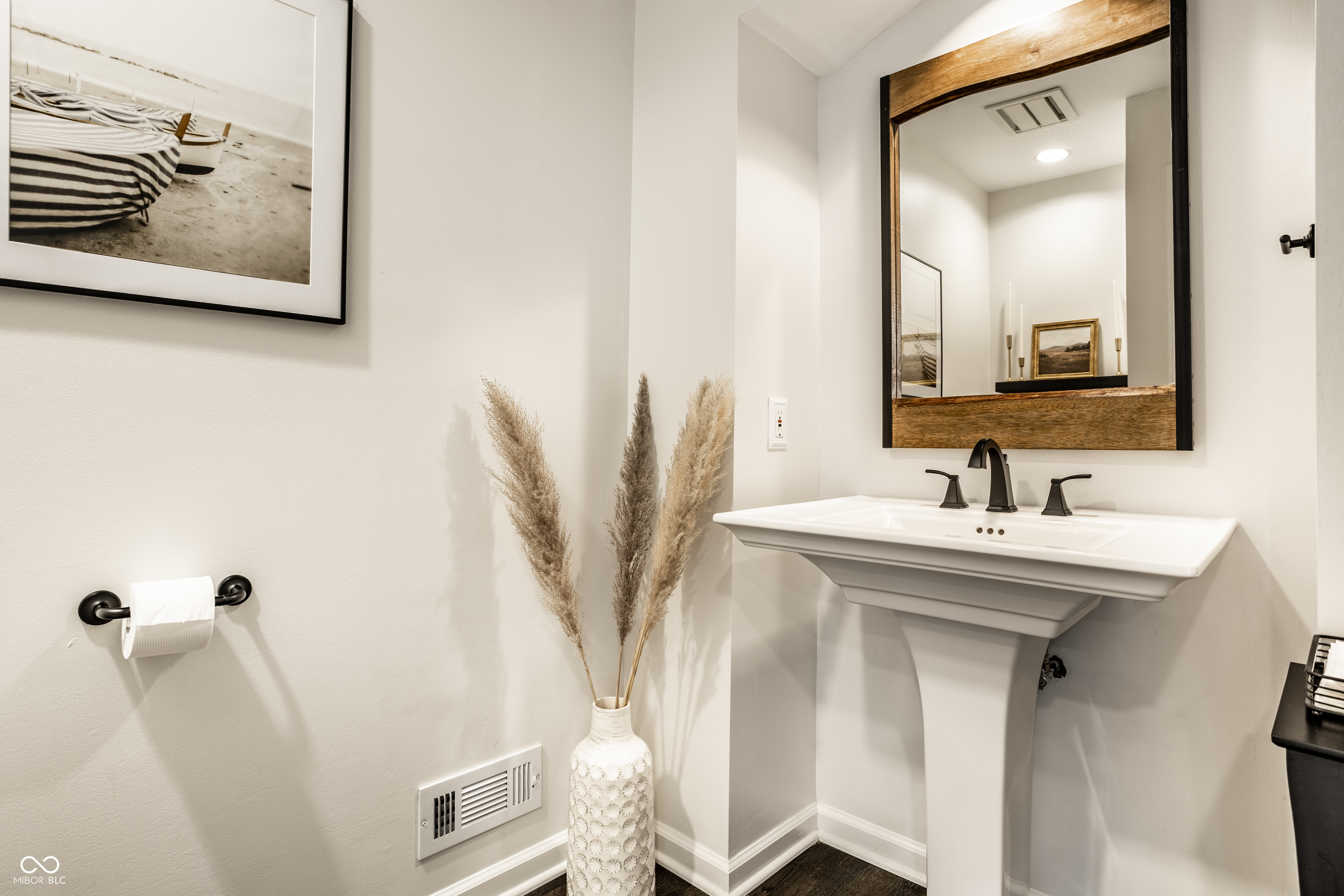 646 Somerset Drive W