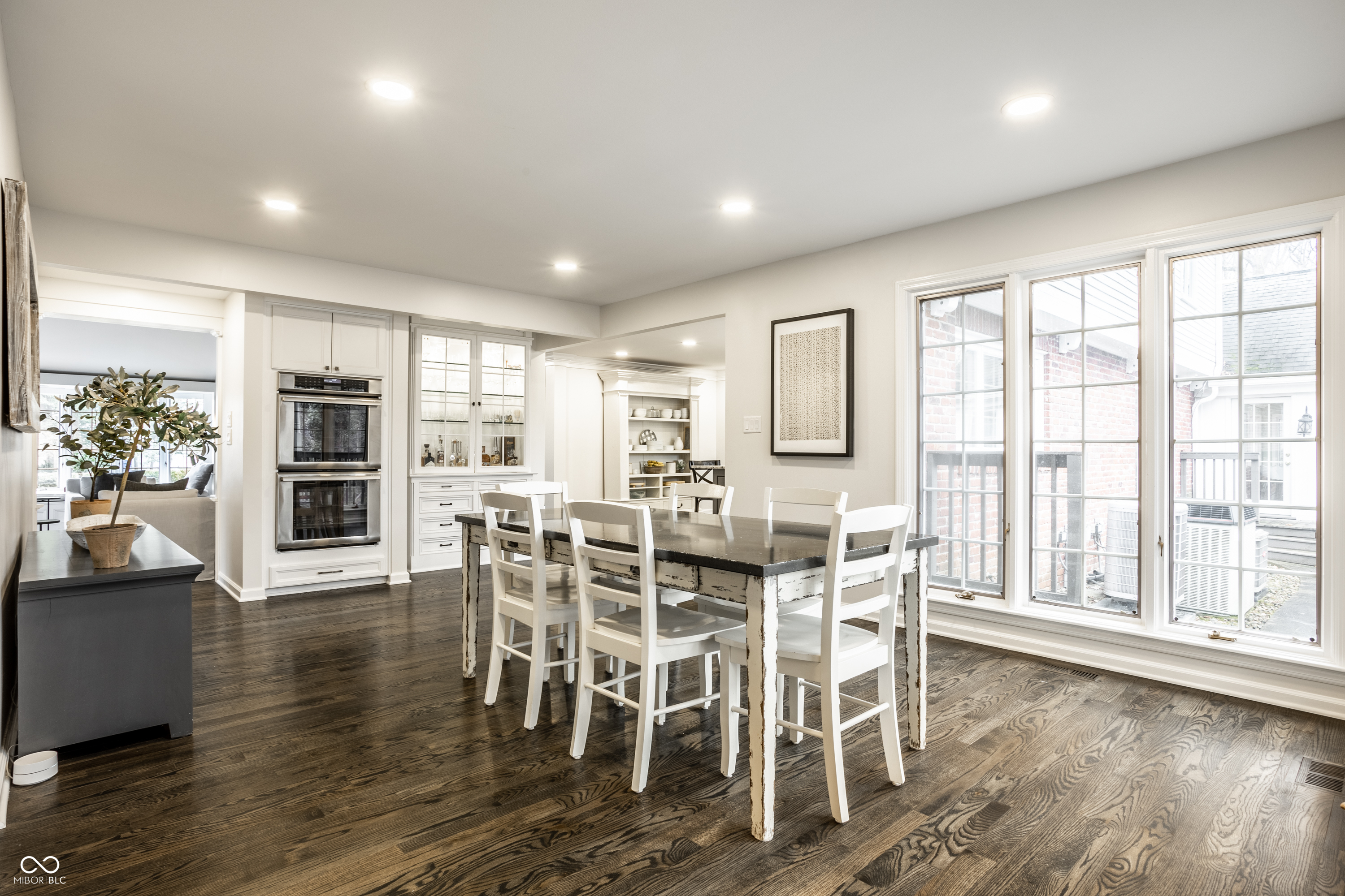 646 Somerset Drive W