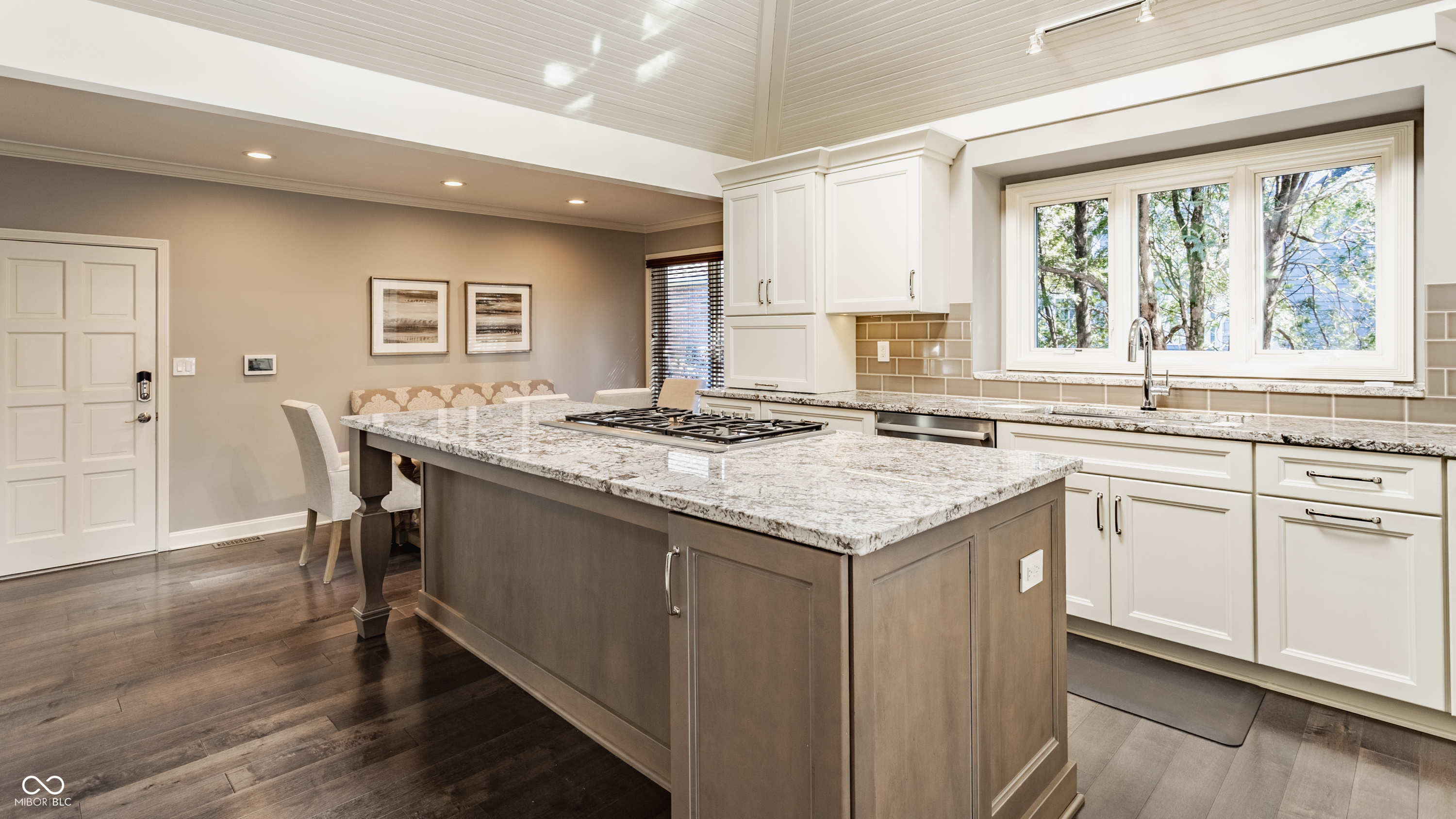 8613 Seaward Lane