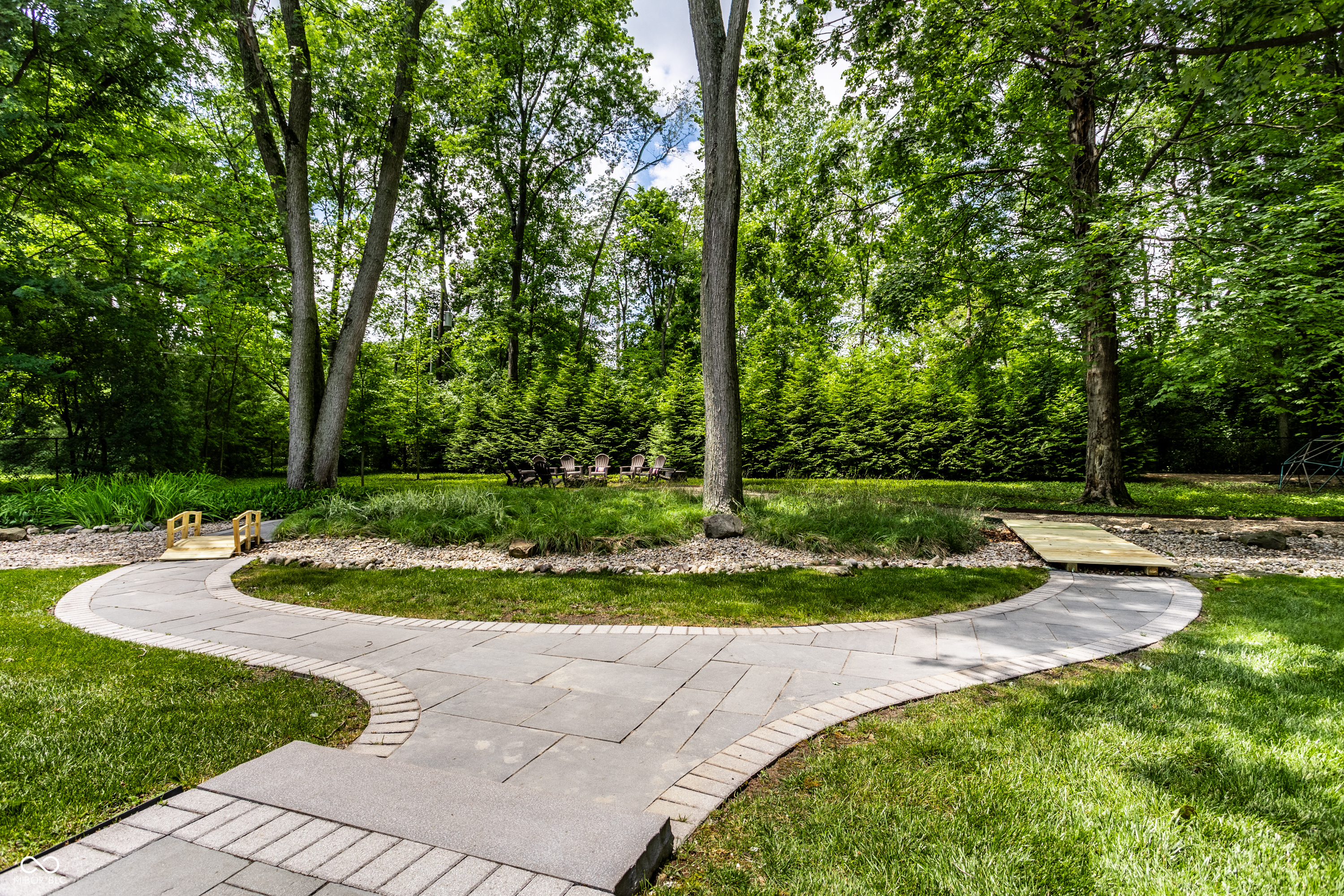 8114 Meadowbrook Drive