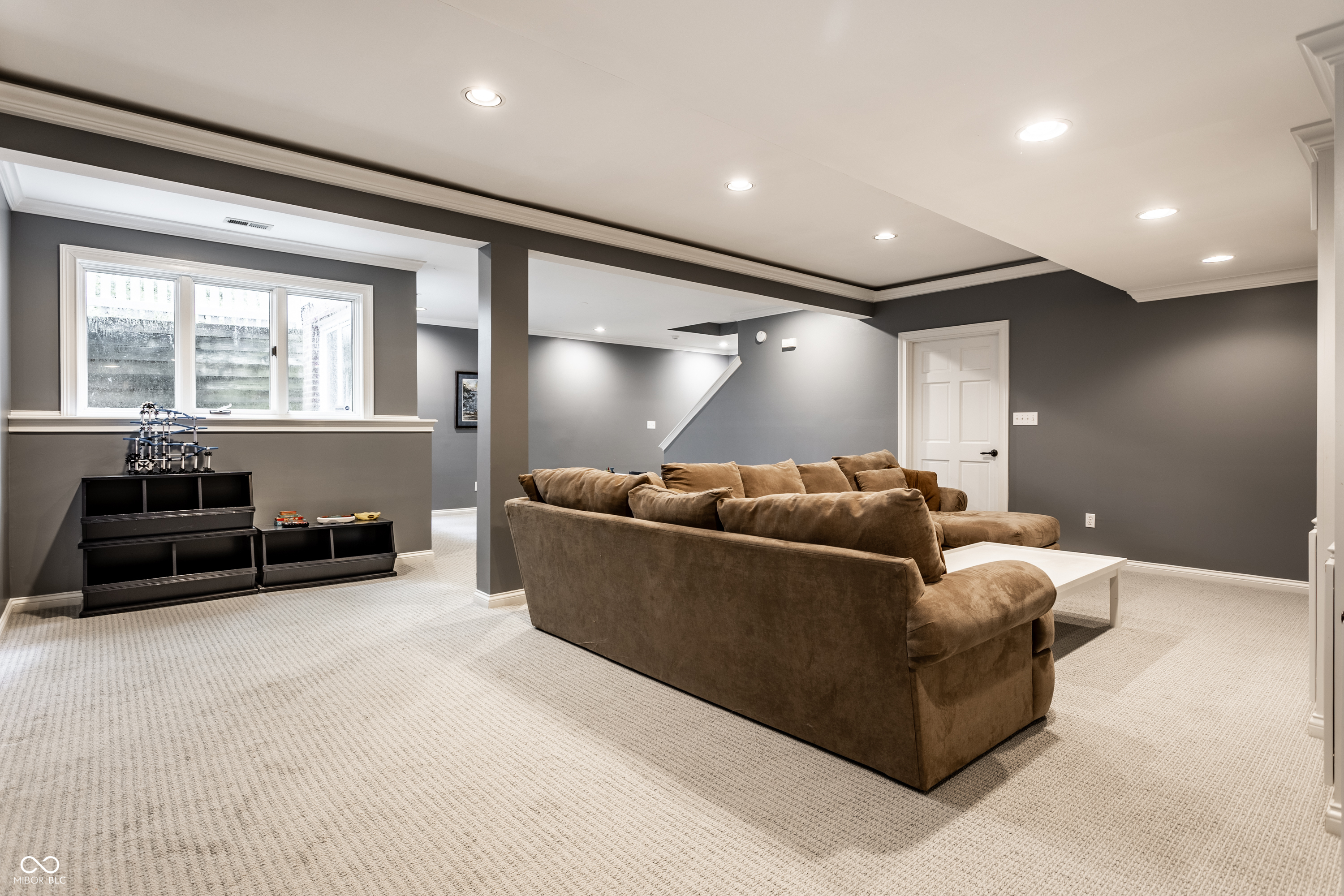 8114 Meadowbrook Drive