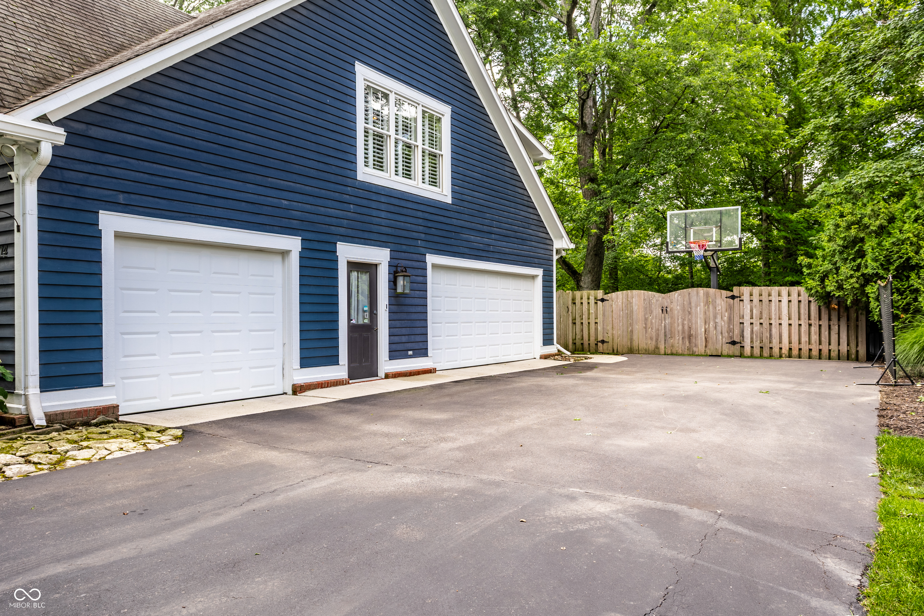 8114 Meadowbrook Drive