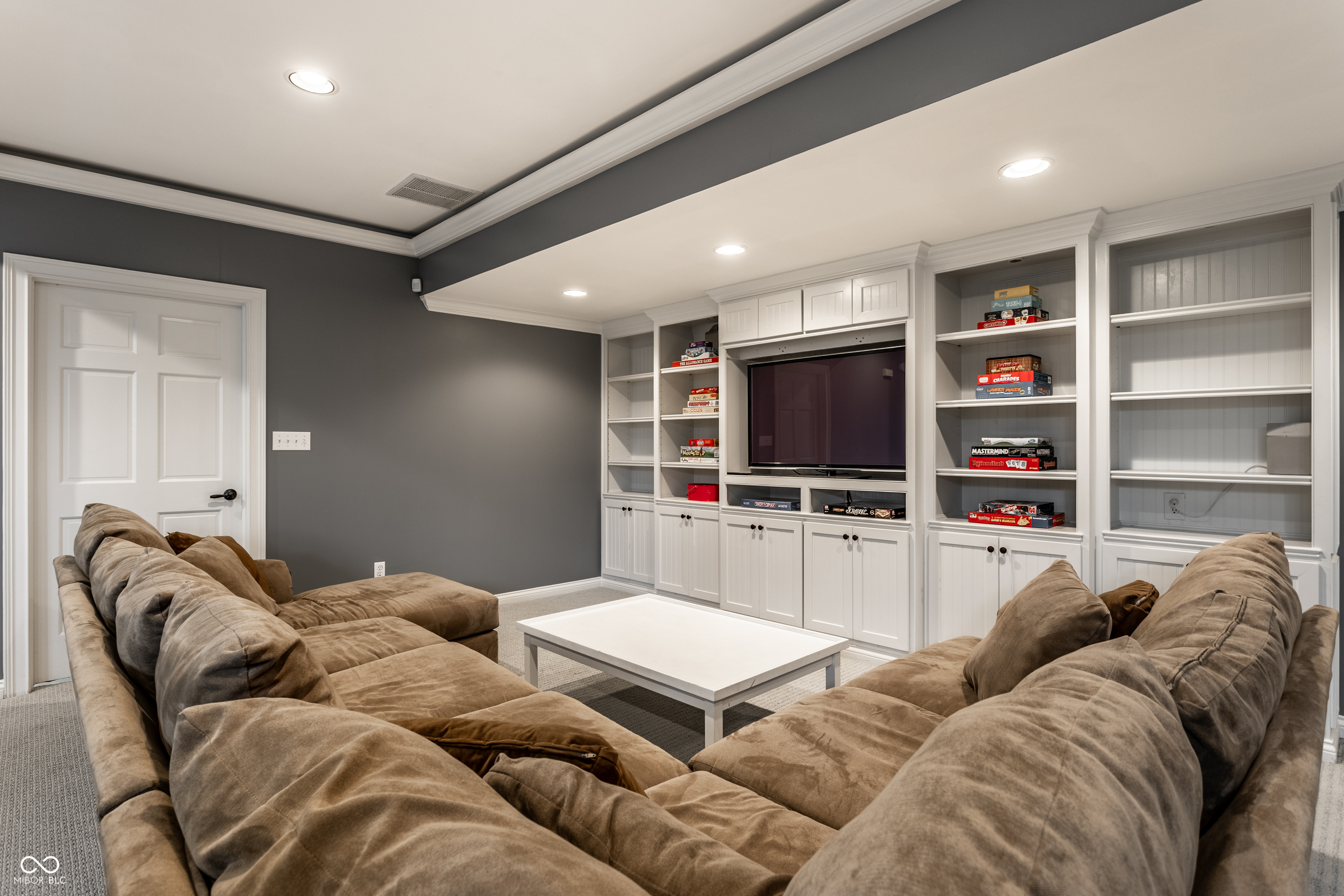 8114 Meadowbrook Drive