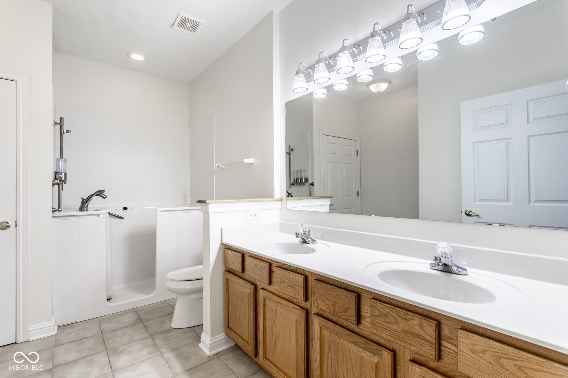 6886 Park Square Drive Unit: C