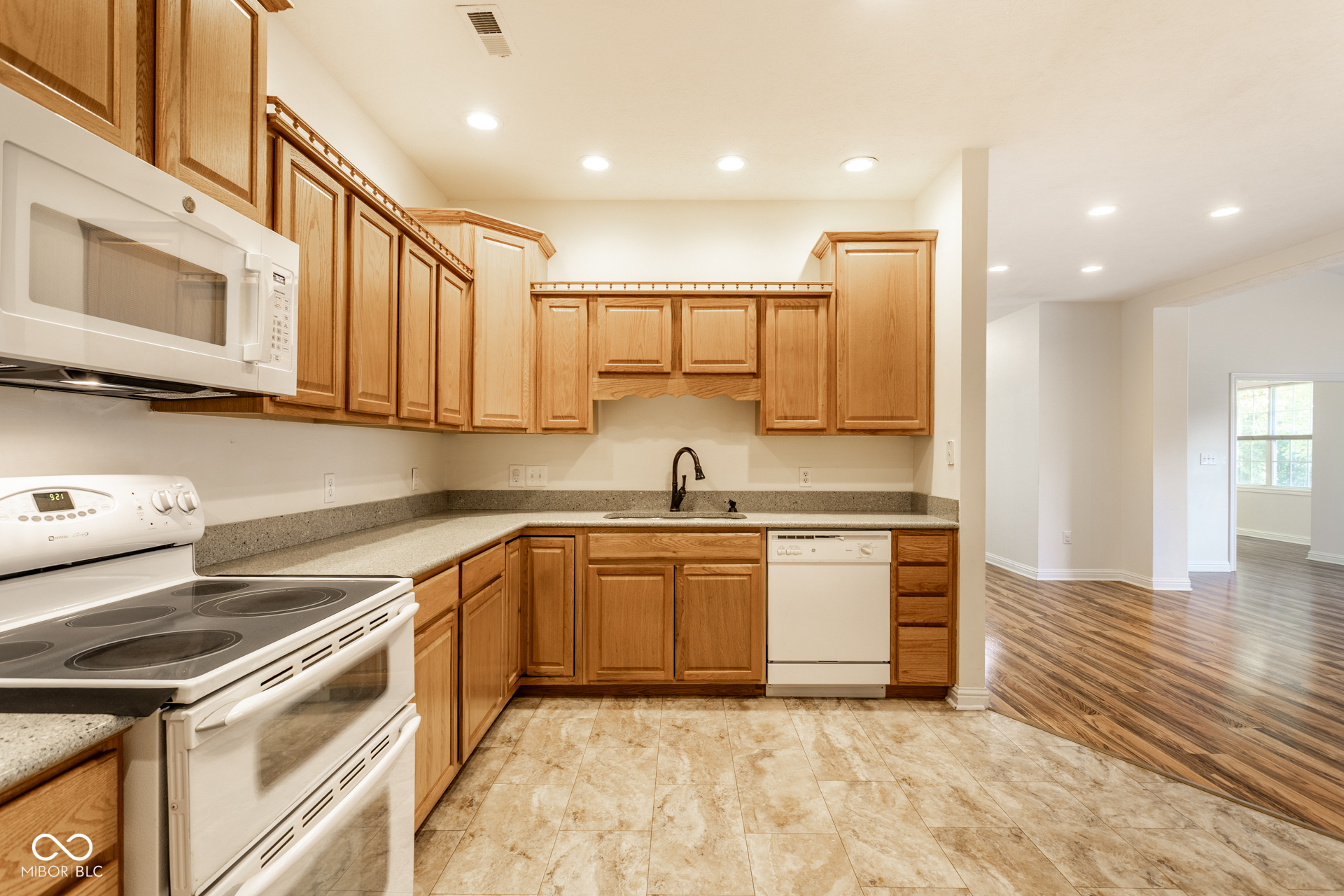 6886 Park Square Drive Unit: C