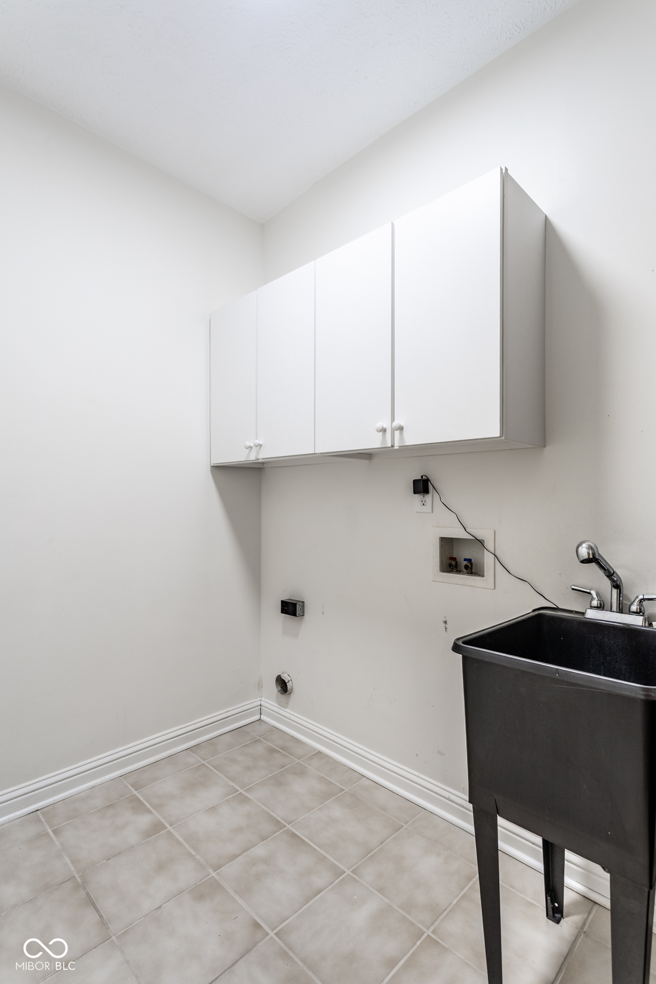 6886 Park Square Drive Unit: C